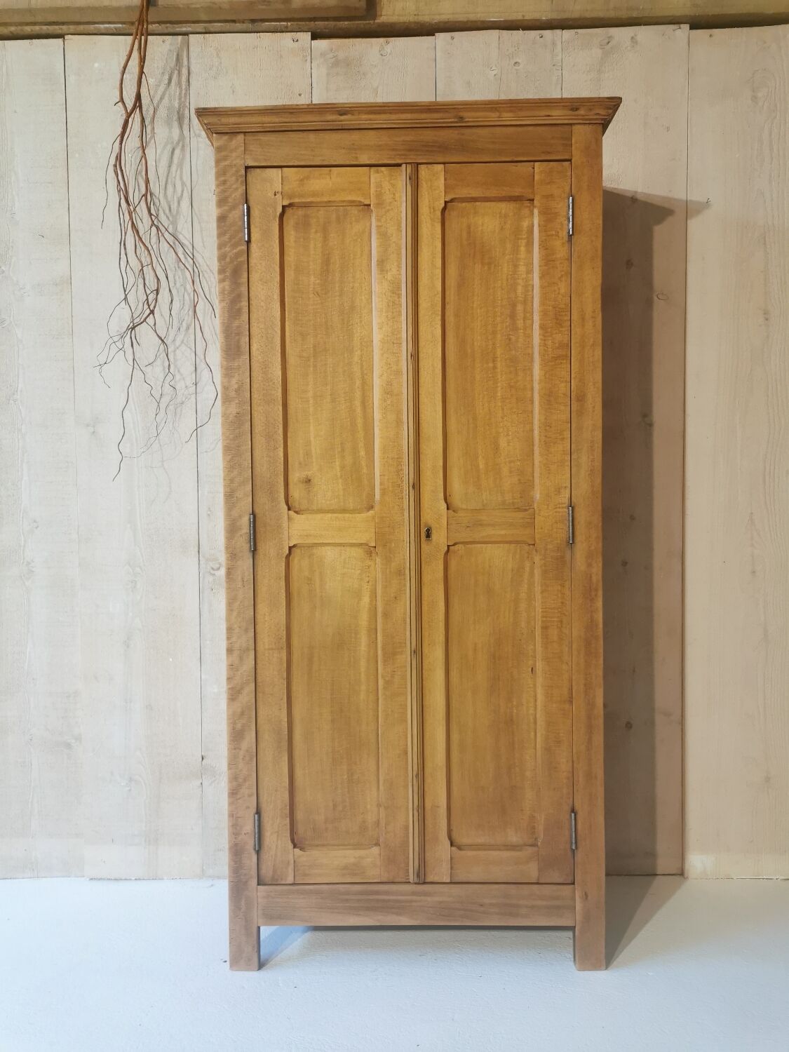 Parisian cabinet