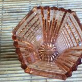 Vase en verre rose