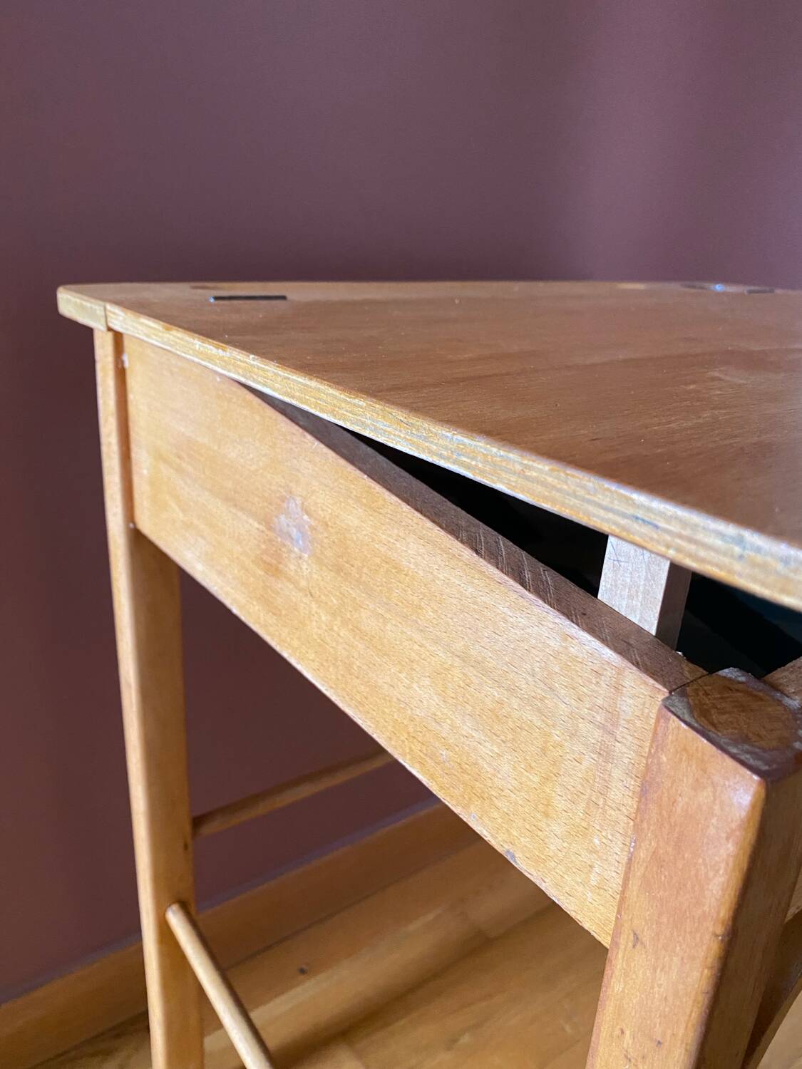 Pupitre,bureau d’écolier et sa chaise Bauman, ancien bureau enfants, mobilier enfant 1960.
