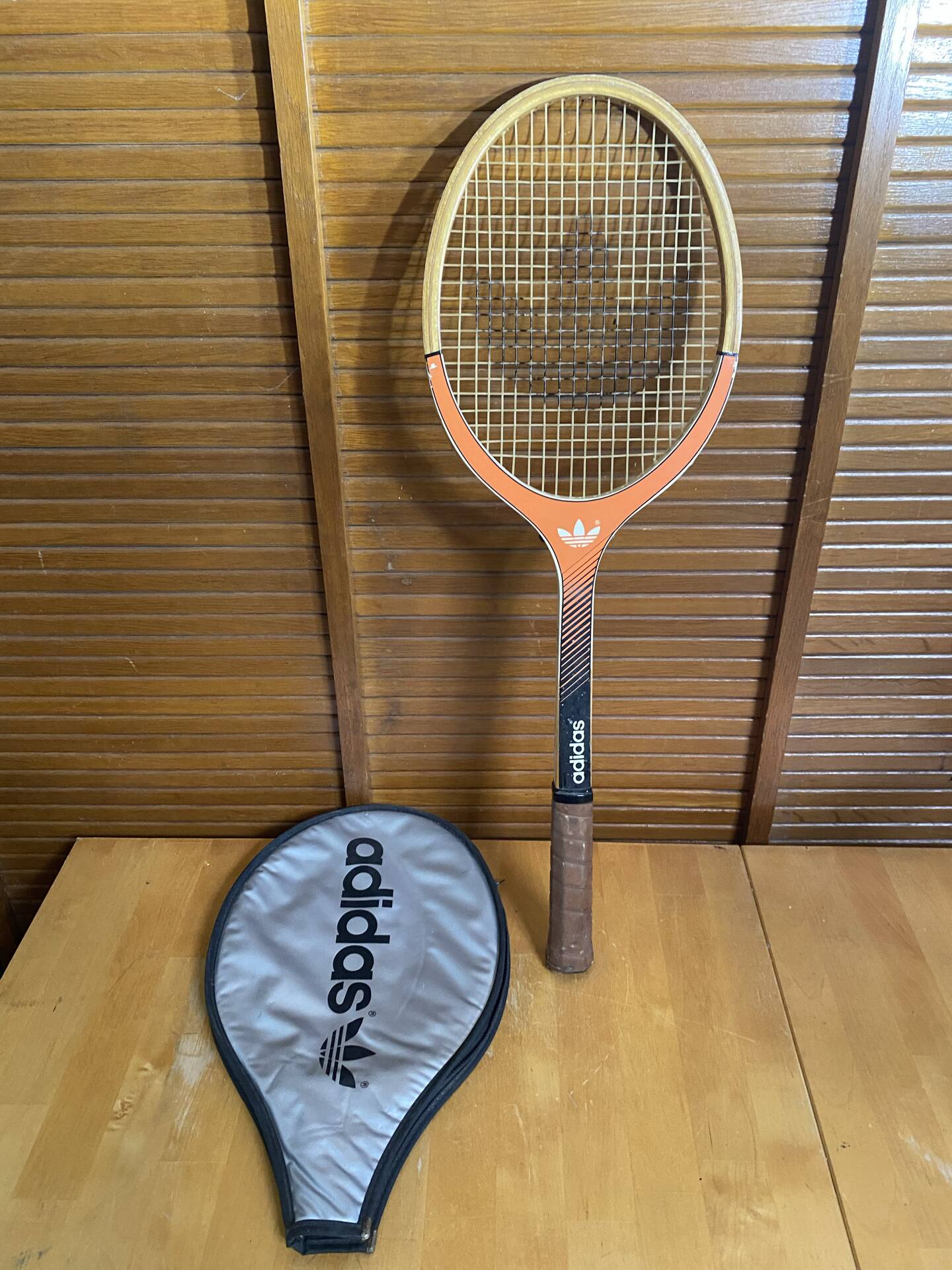 Vintage adidas lady wooden tennis racket + adidas vintage cover #e19