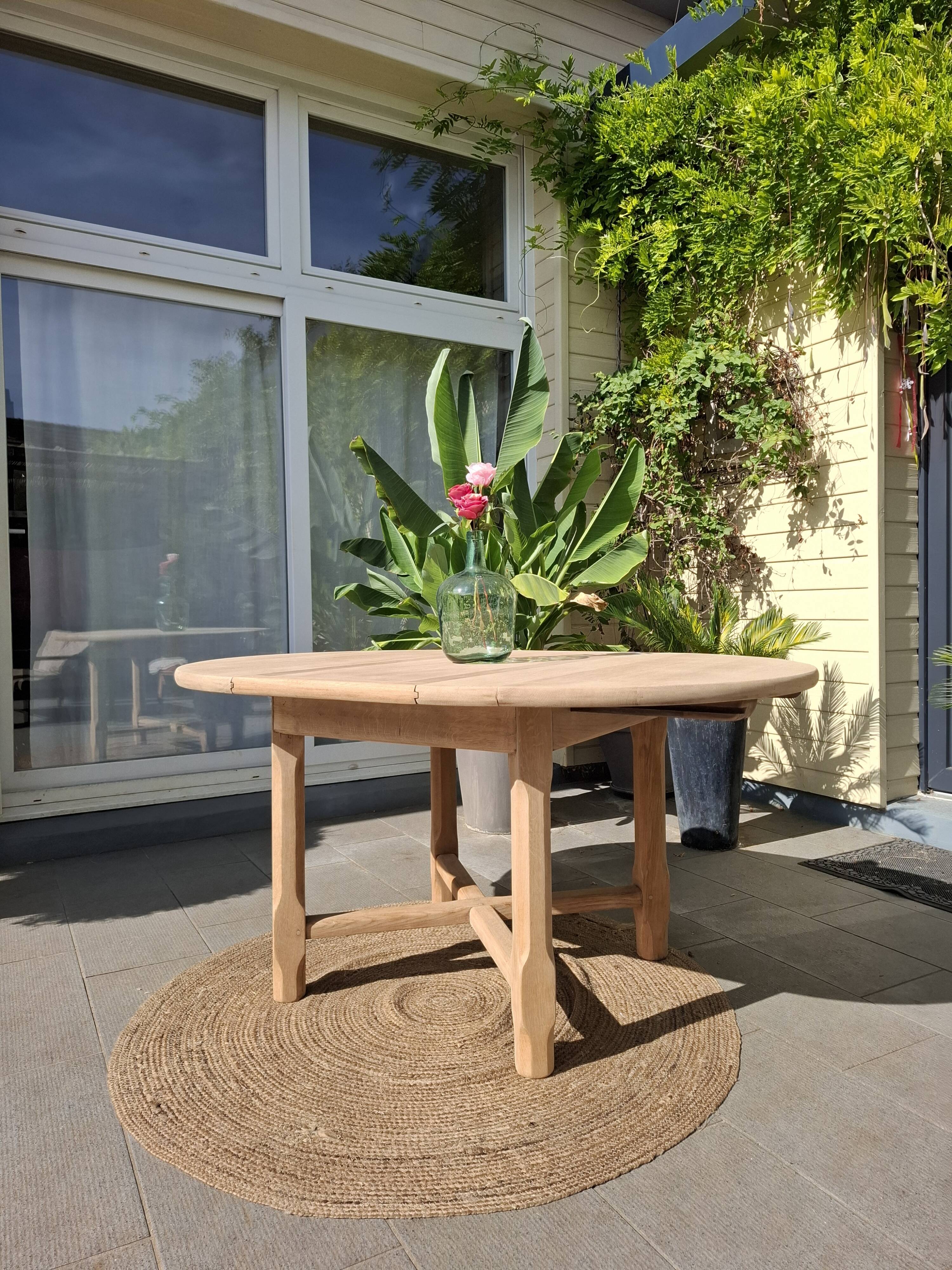 Table ronde avec rallonge rénovée