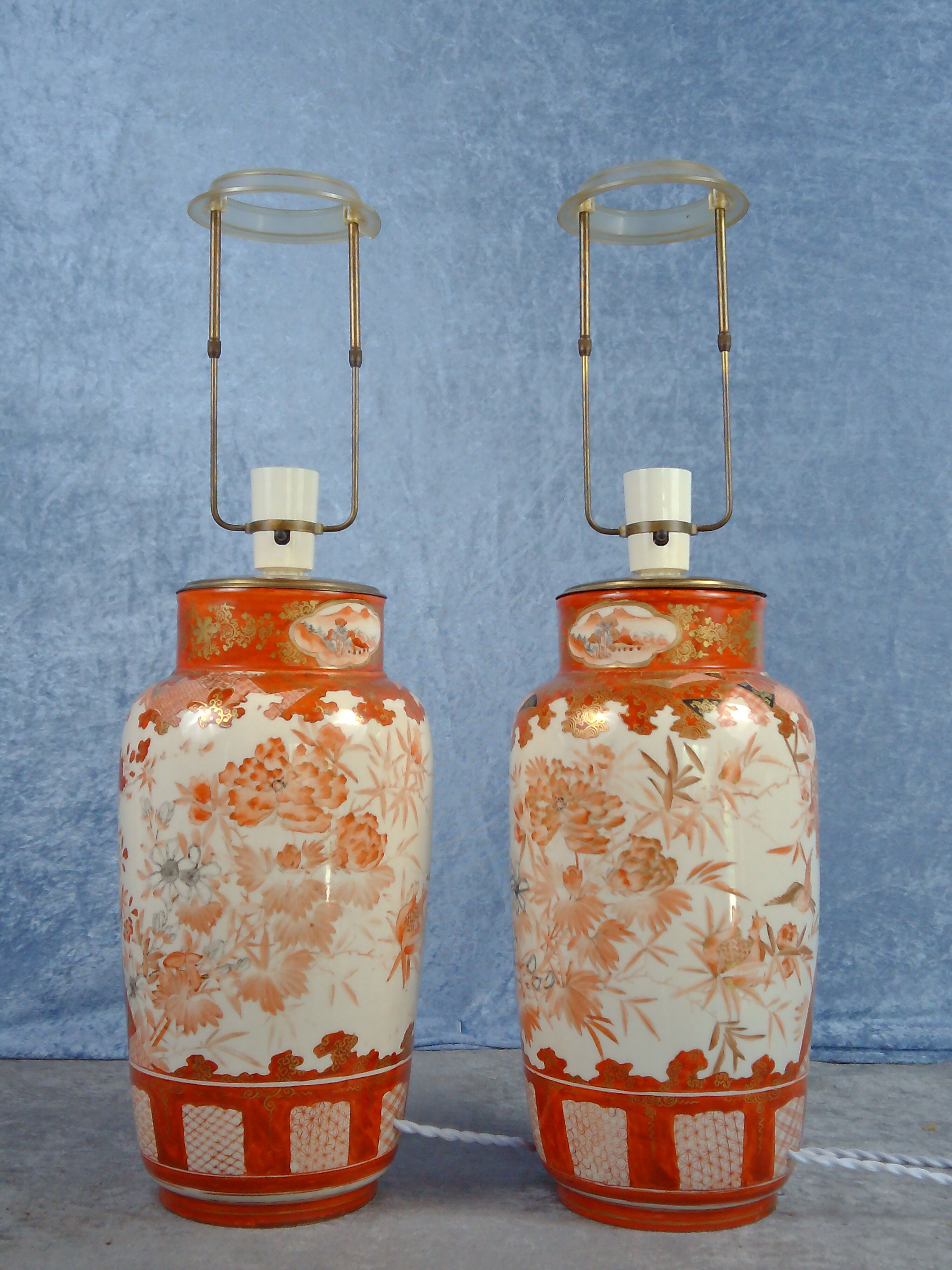 Japanese Kutani tablelamps made from porcelain vases from Meiji period (1868-1912). A pair.