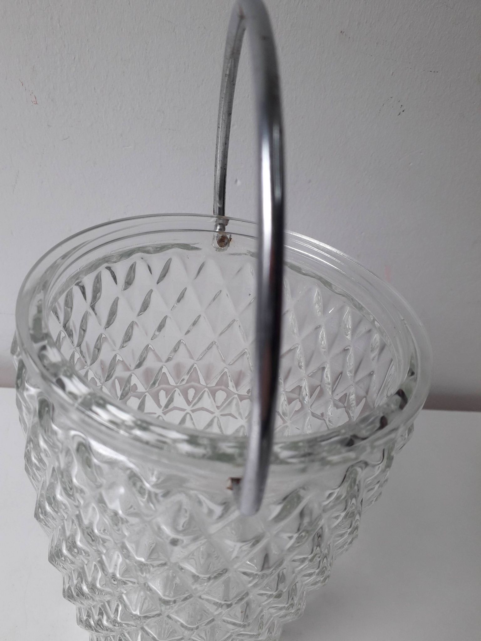 Cut glass ice bucket (vintage)