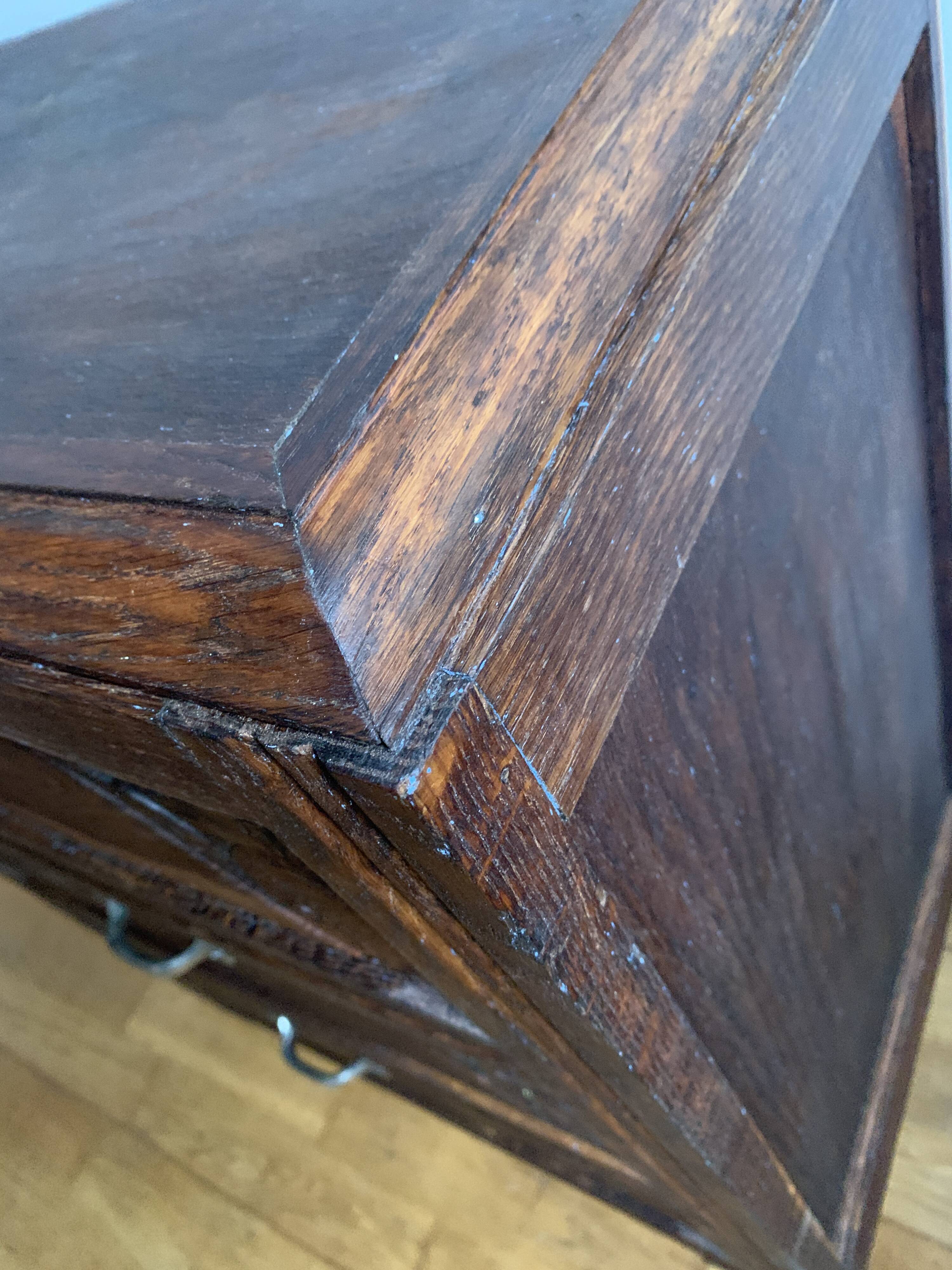 Art Deco chest of drawers