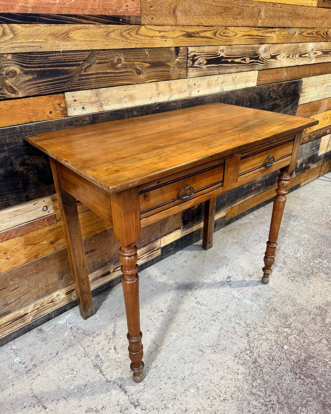 Petit bureau ancien