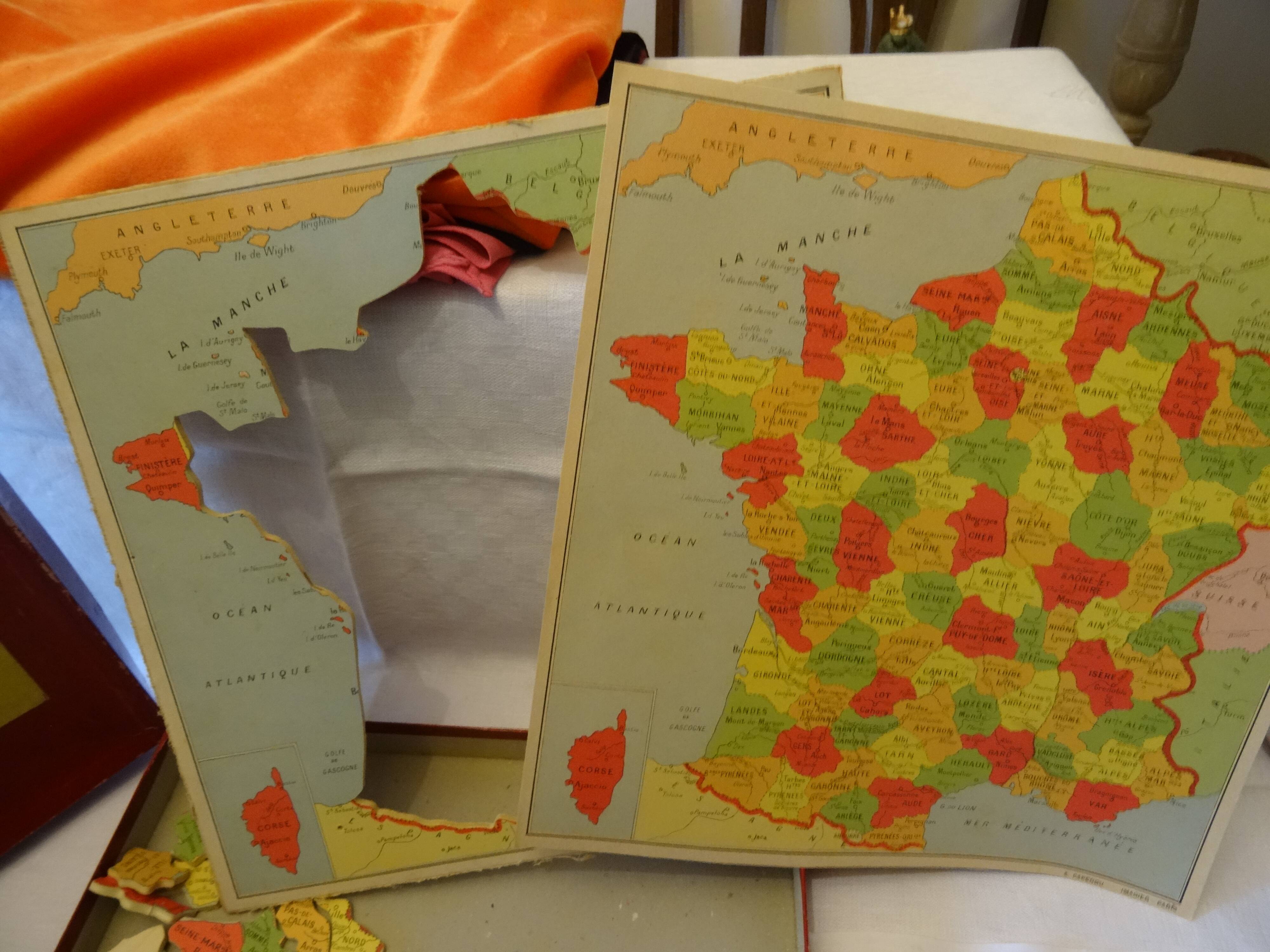 Puzzle game of the French departments