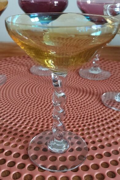 6 coupes à  champagne pied torsadé multicolore annee 1970