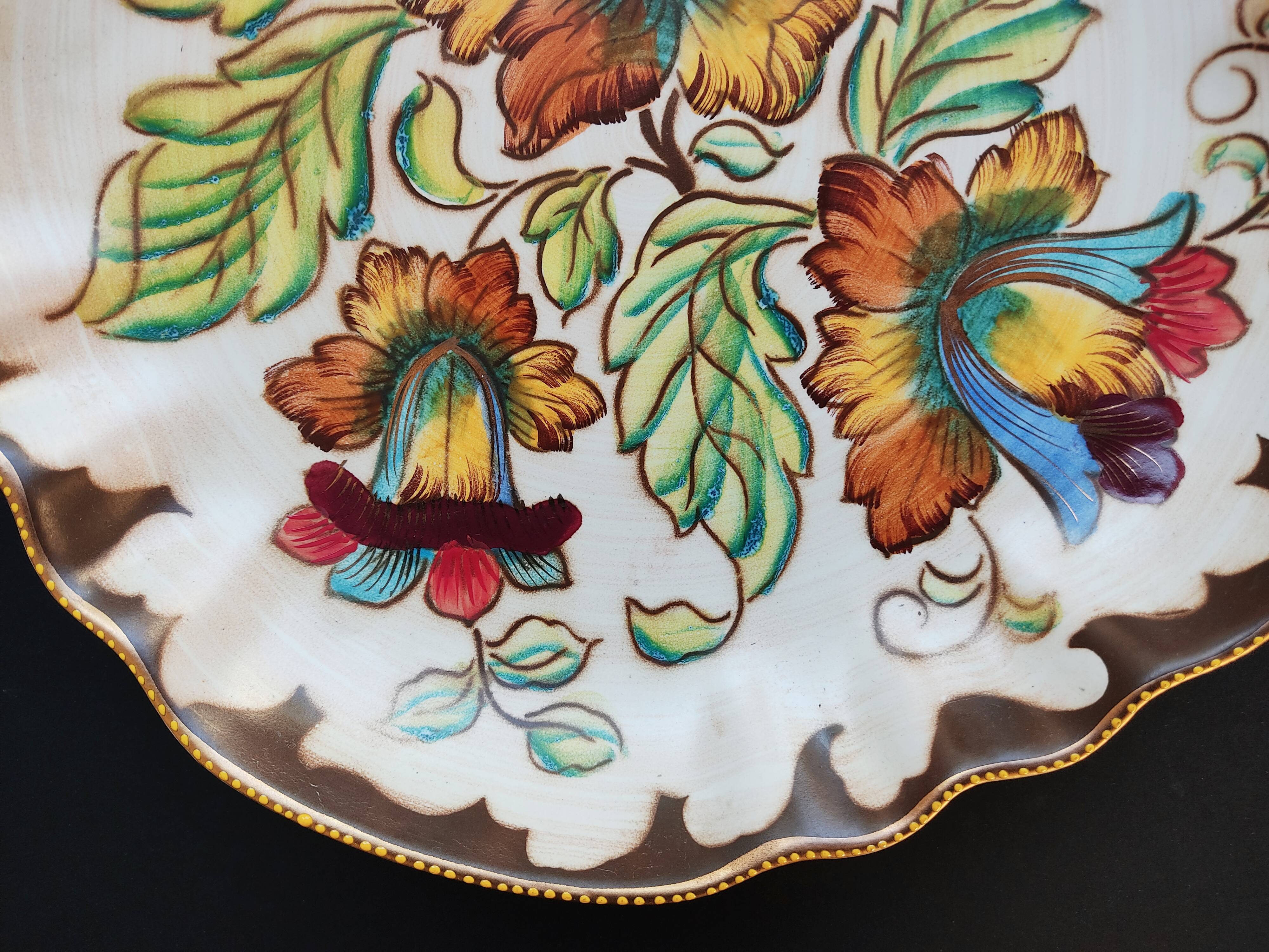 Dish Hubert Bequet décor Fabiola