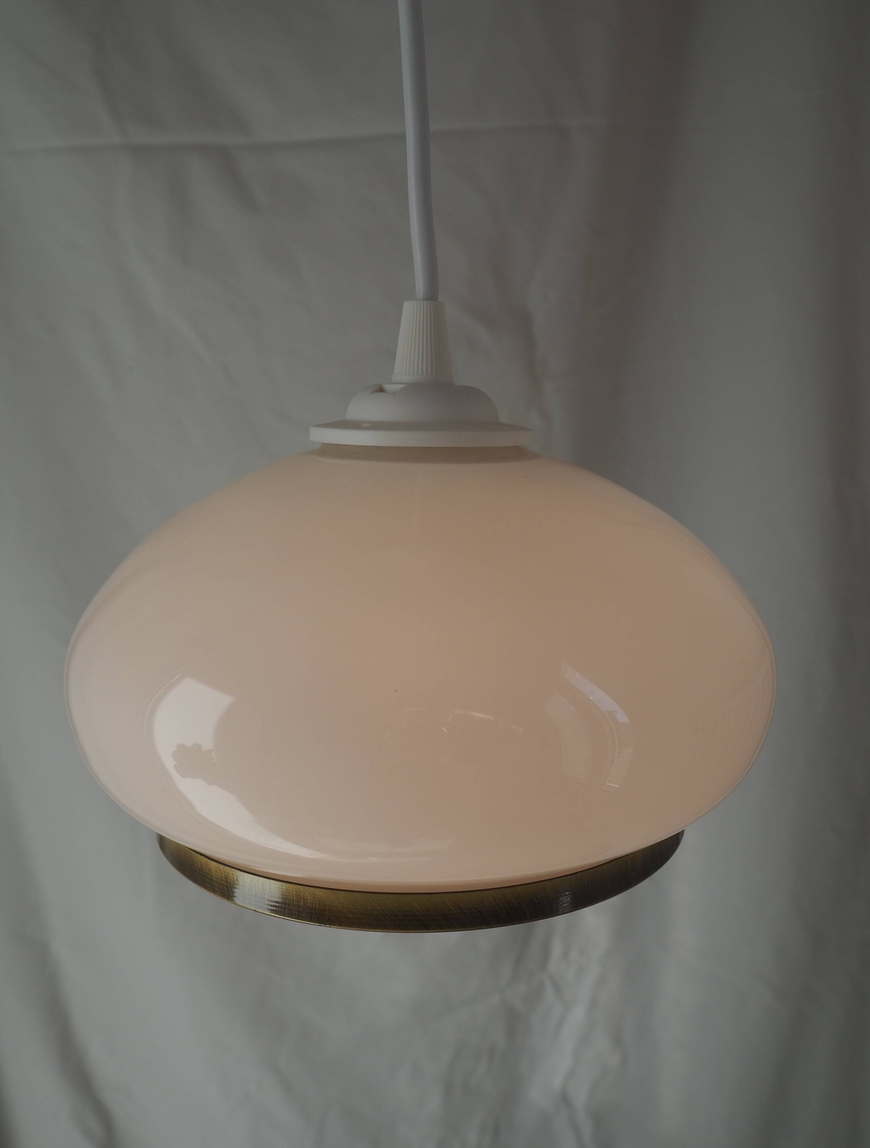 White opaline suspension and aged brass rim