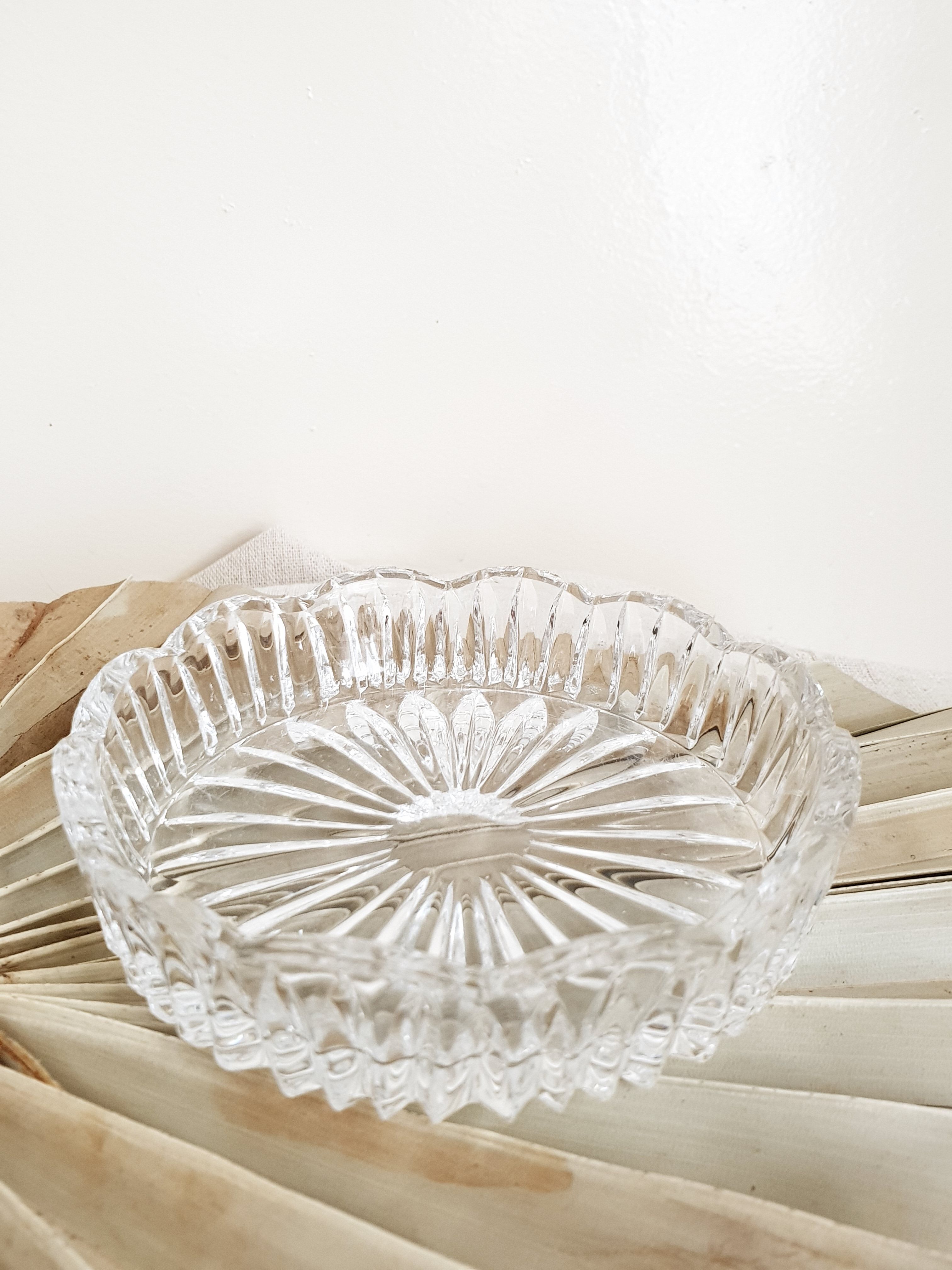 Ramekin glass chiseled