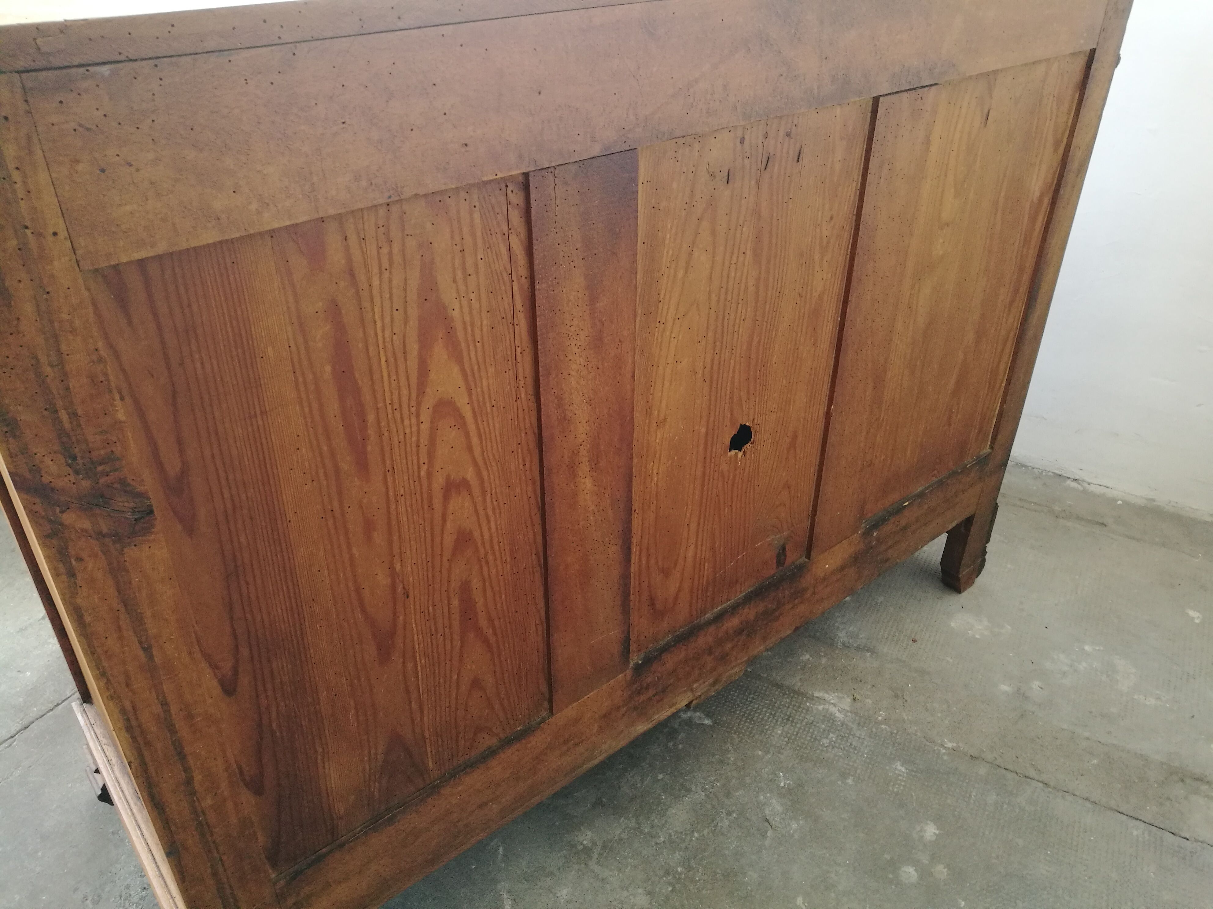 Buffet parisien, bois brut