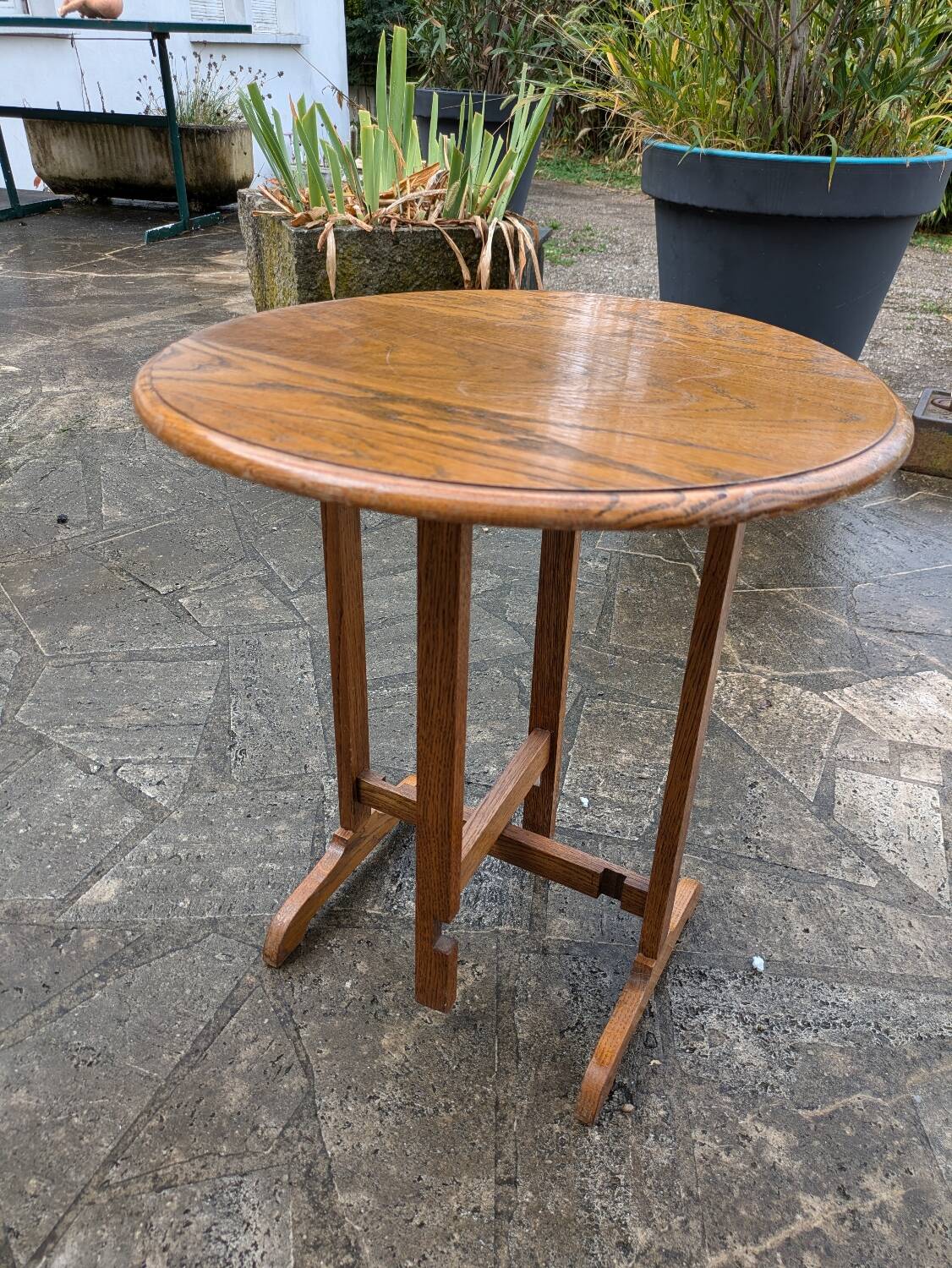 Folding side coffee table