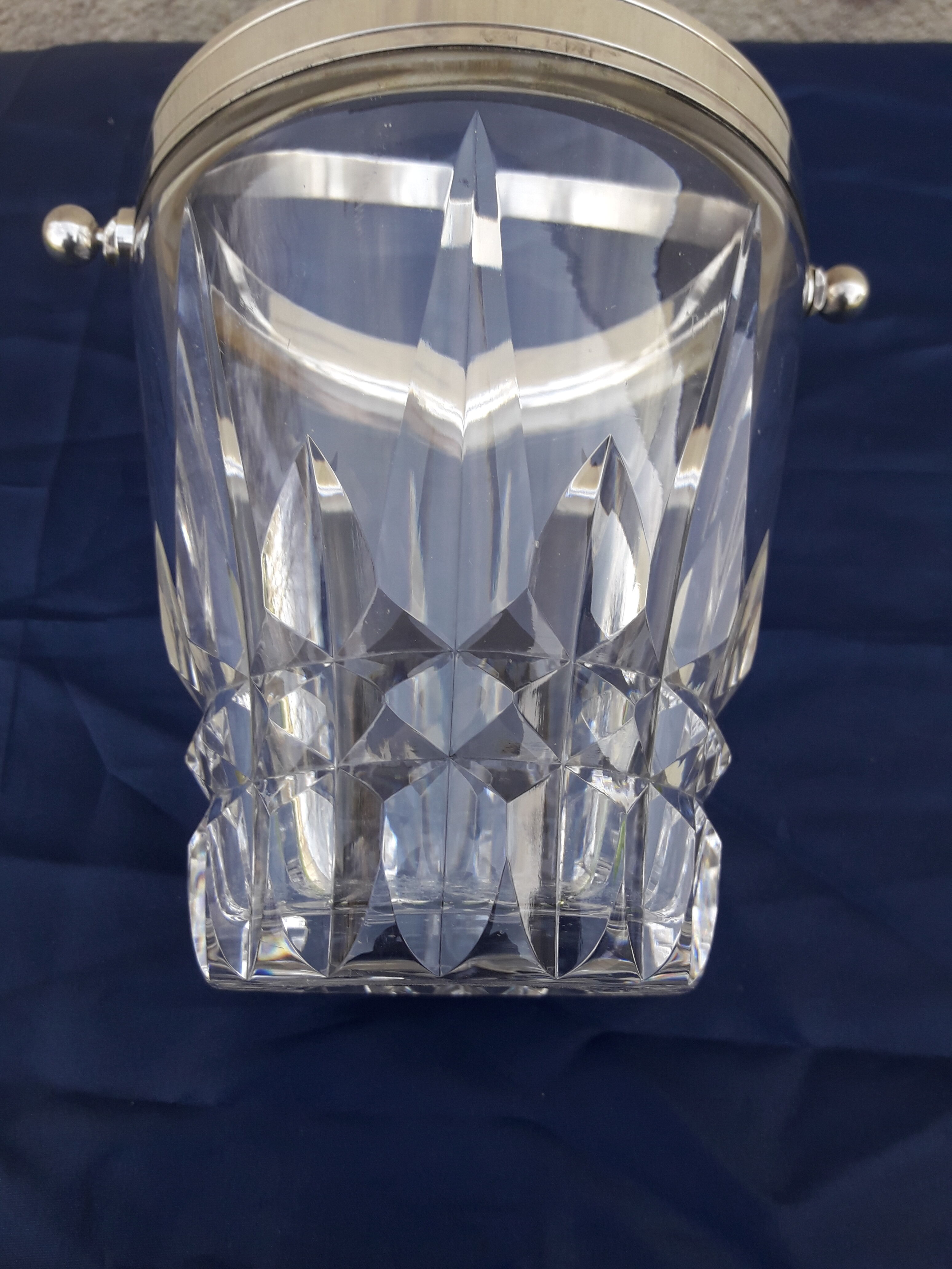Ice bucket ice cubes signed crystal Saint Louis