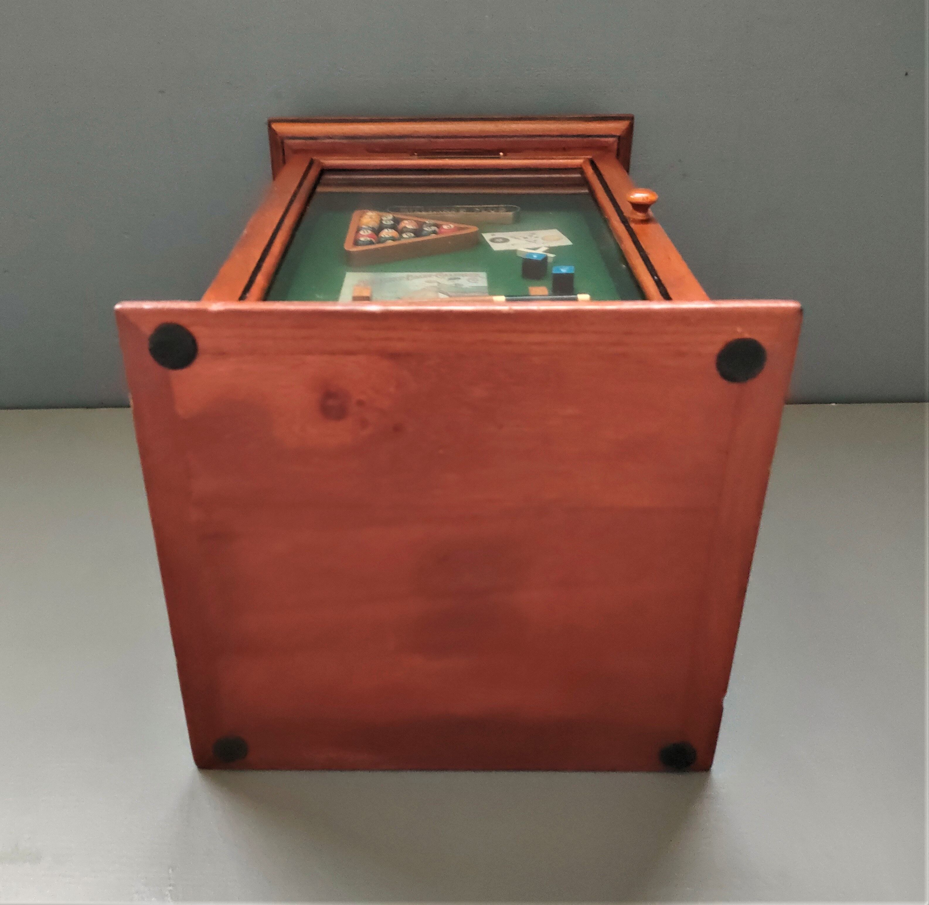 Display chest diorama for cd - billiards club - 80s - england