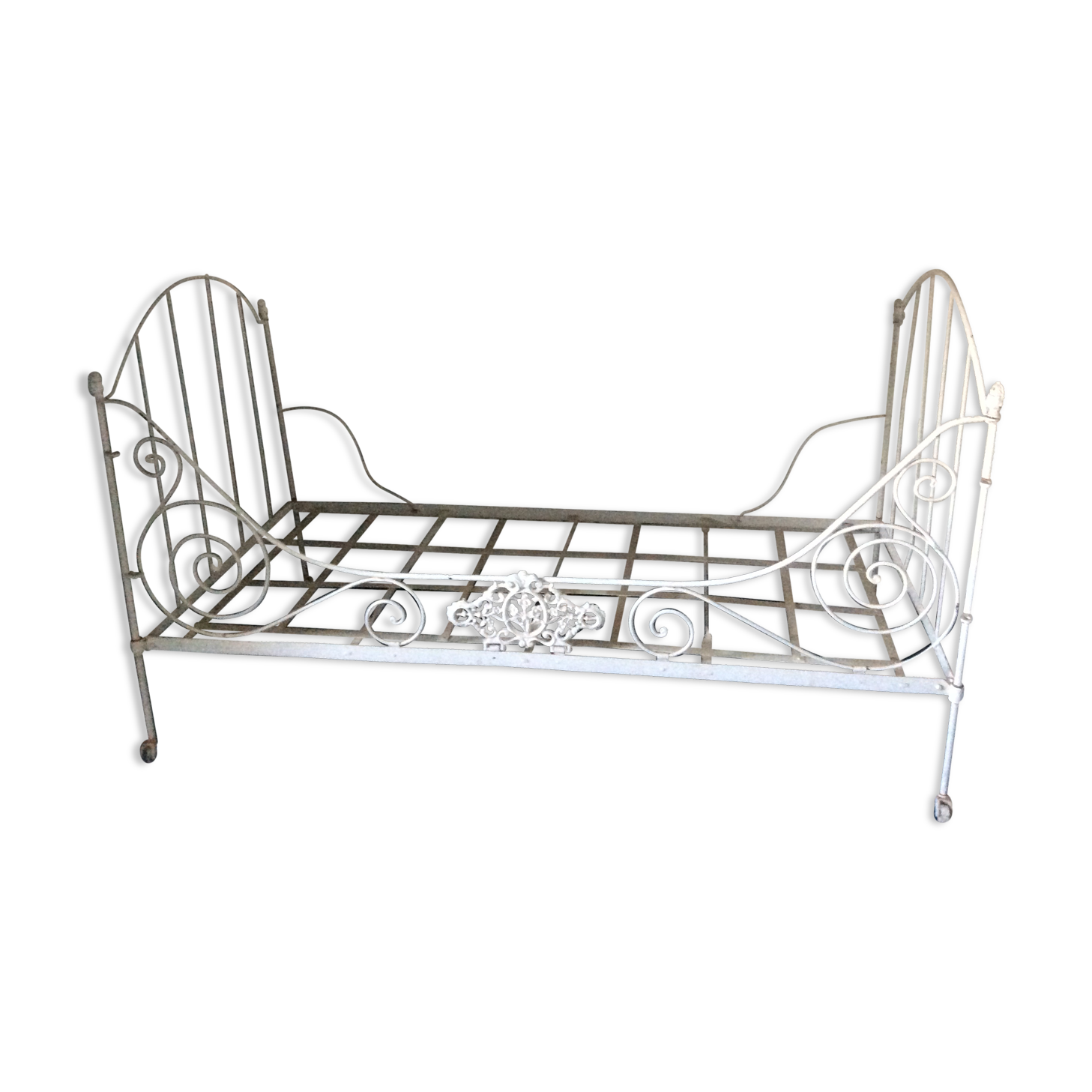 Wrought iron bed