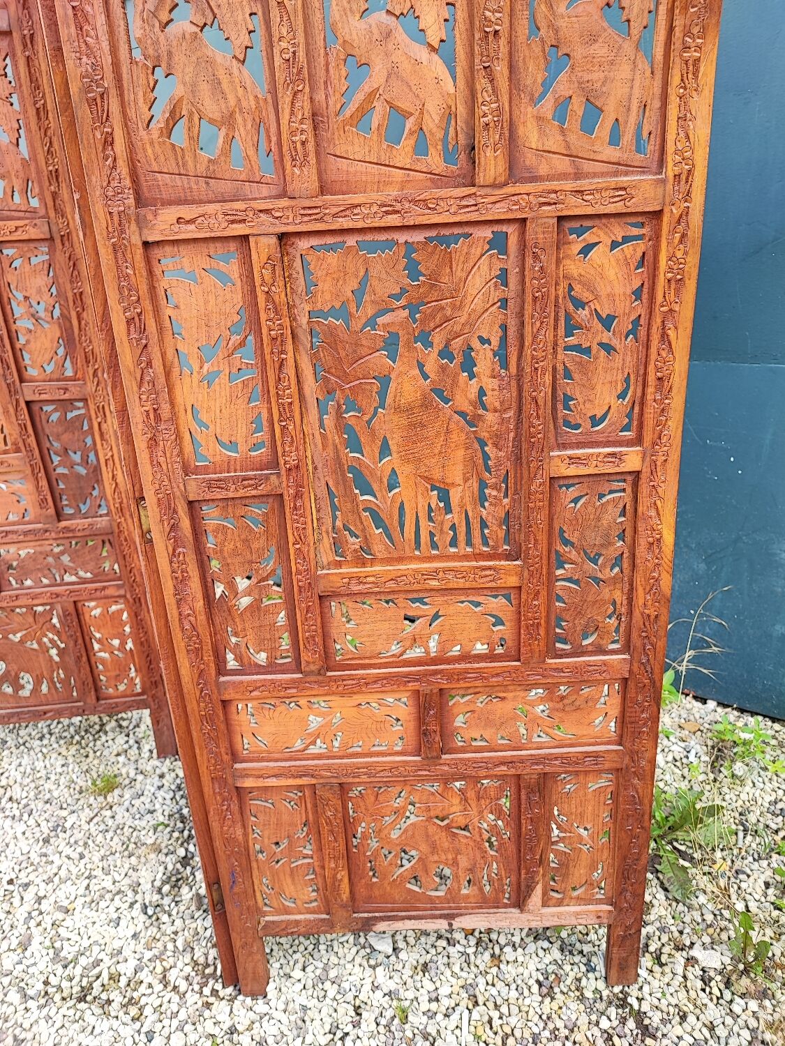 Three-panel screen made of solid wood