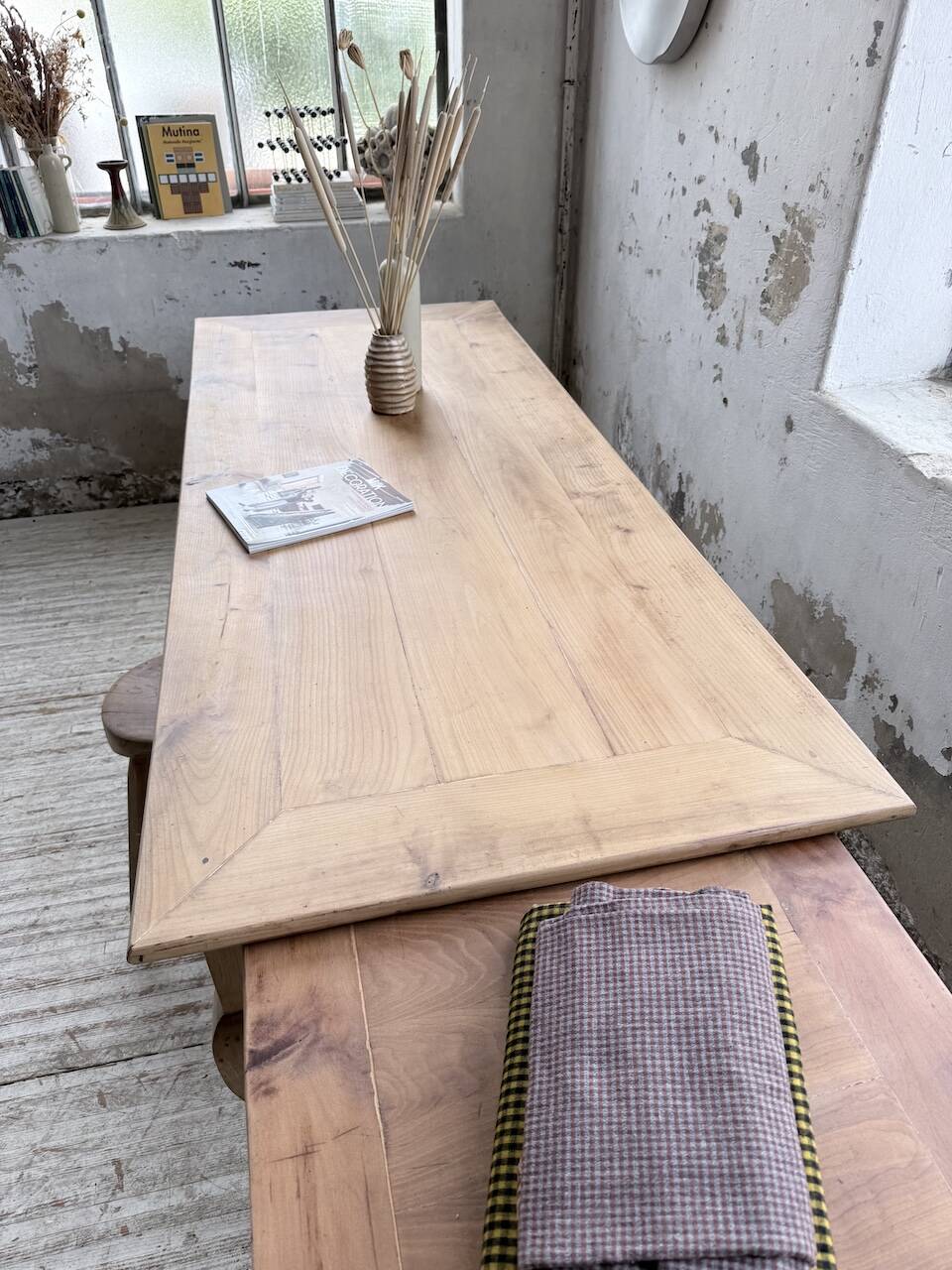 Farm table cherry wood with curved legs, 19th century.