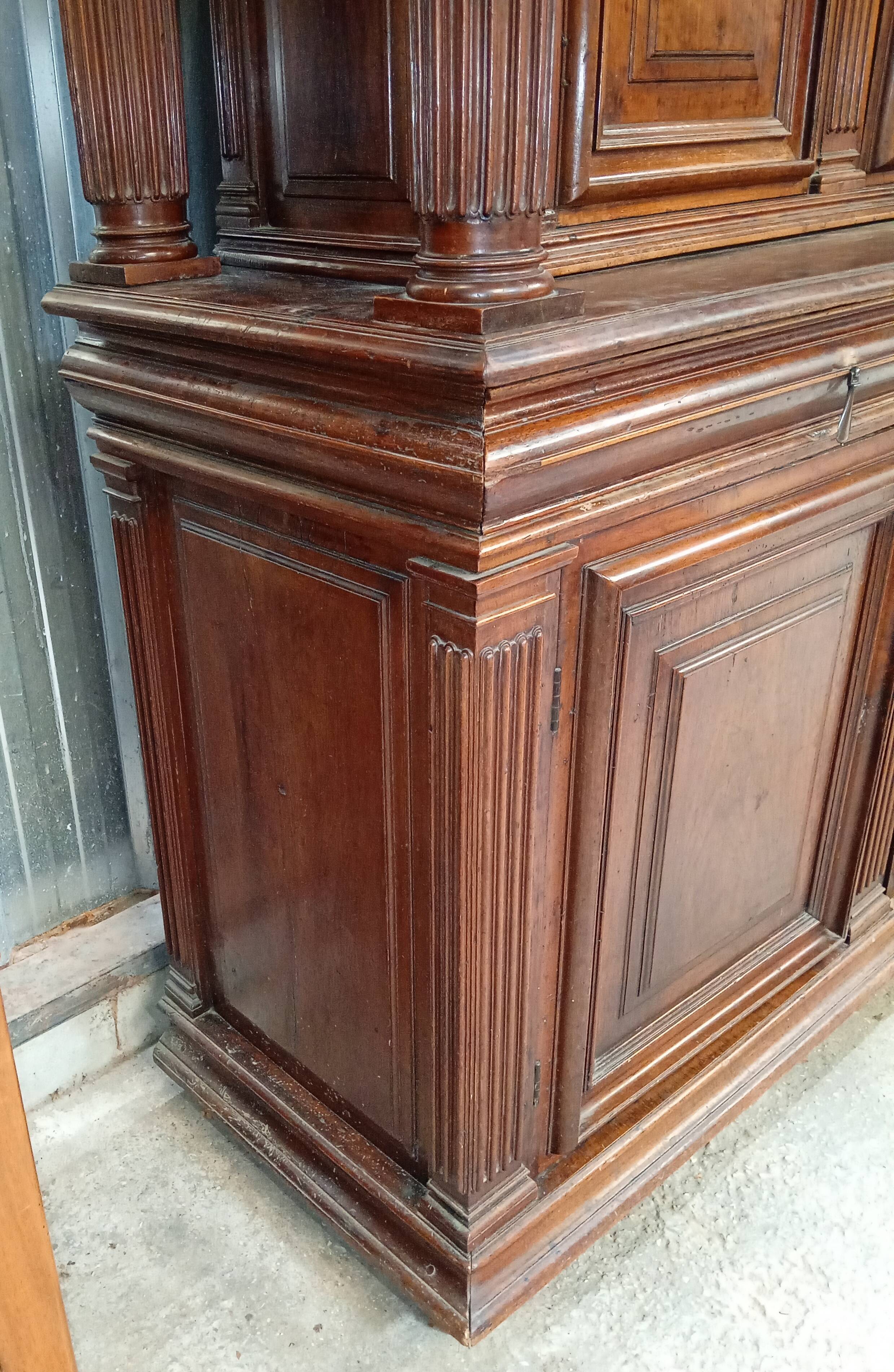 Important two-body buffet cabinet in Renaissance style – 19th century