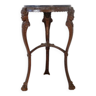 Tripod pedestal table