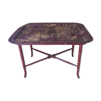 Plateau en métal laqué formant table basse XIX ème siècle