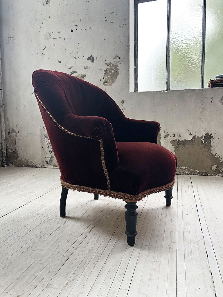 Napoleon III burgundy velvet armchair