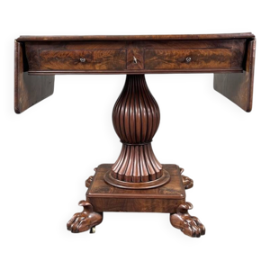 Table à volets en acajou,