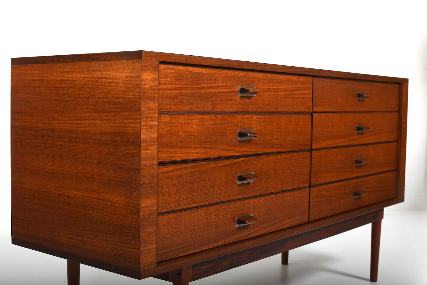 Commode de Peter Løvig-Nielsen des années 1960