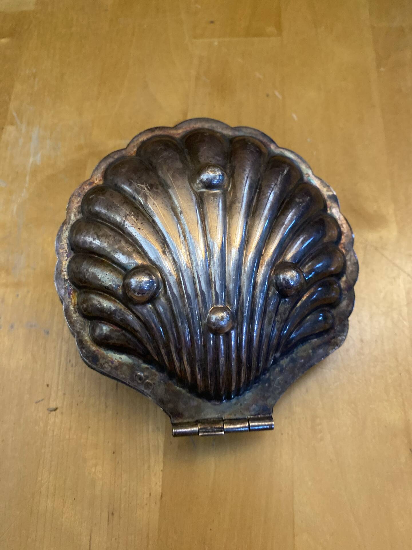 Vintage Silver-Plated Scallop Shell Butter Dish #E160