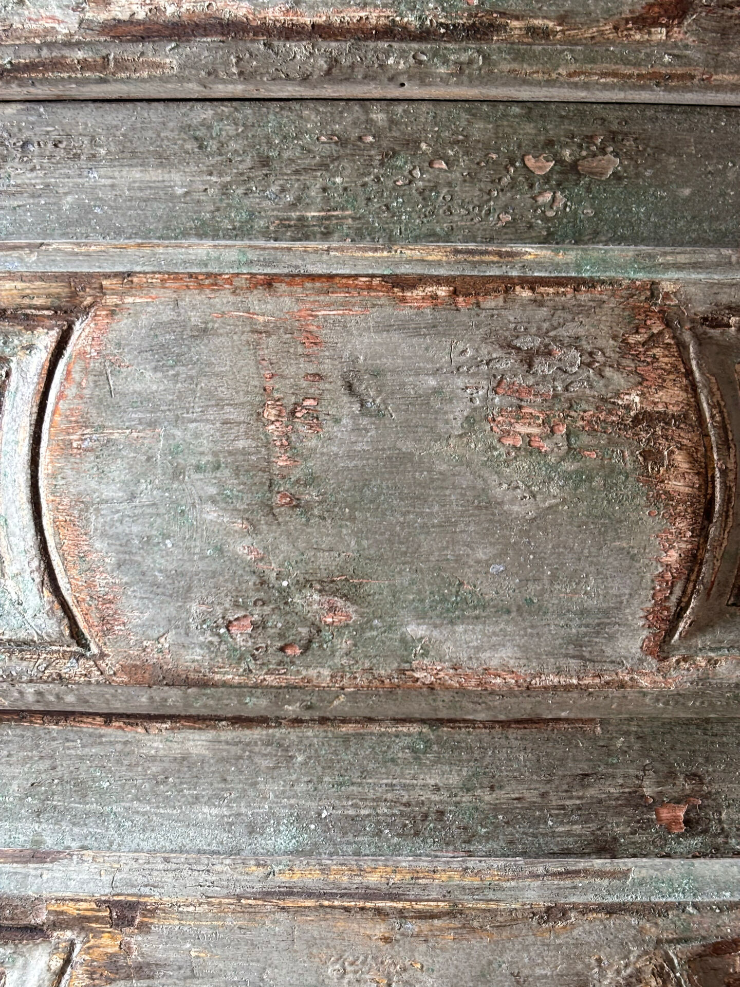 Louis XV style commode with traditional patina