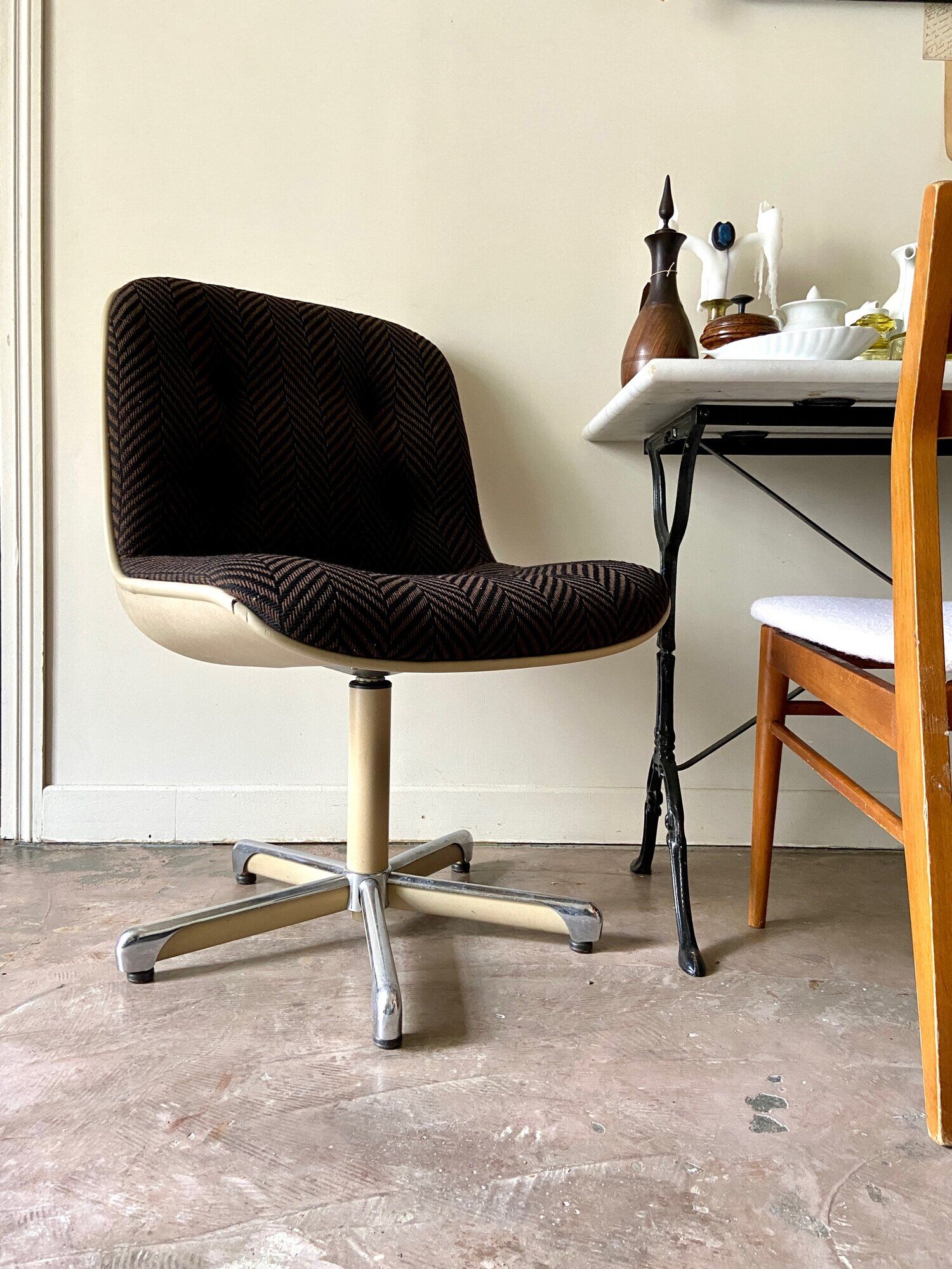 Strafor armchair in beige plastic and brown herringbone wool 1960s'