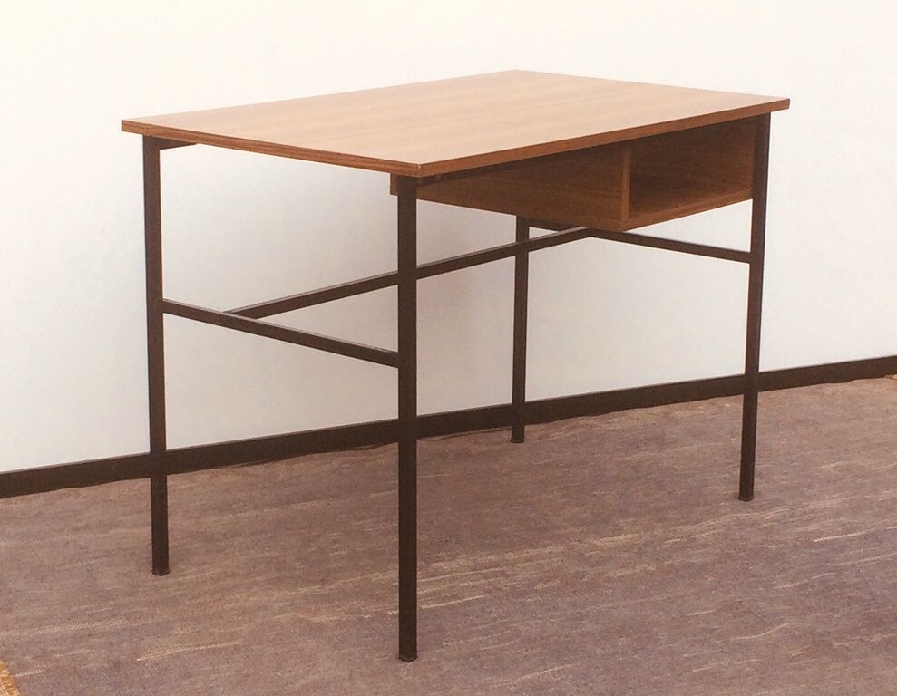 "Junior" desk by Pierre Guariche for Meurop 60