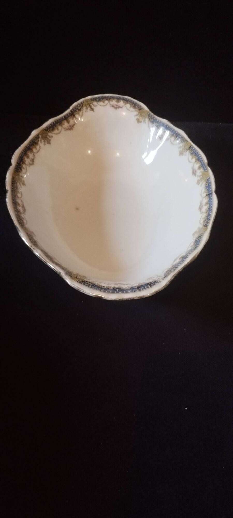 Serving dish, catch-all tray