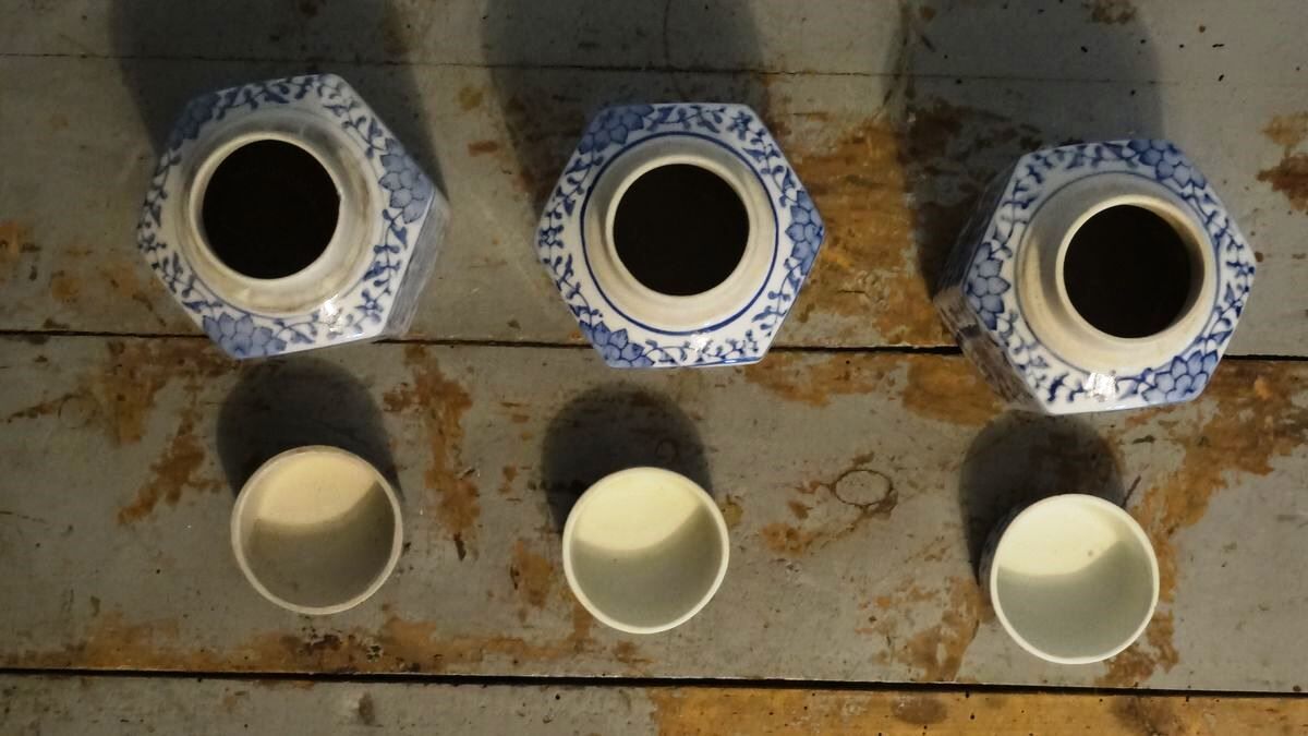 Series of 3 tea pots in blue China