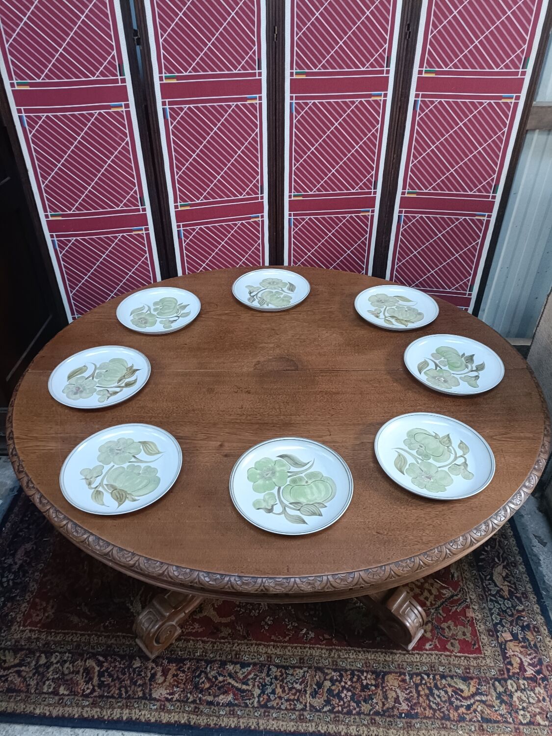 Oval table Renaissance style 8 seats, central foot, late nineteenth