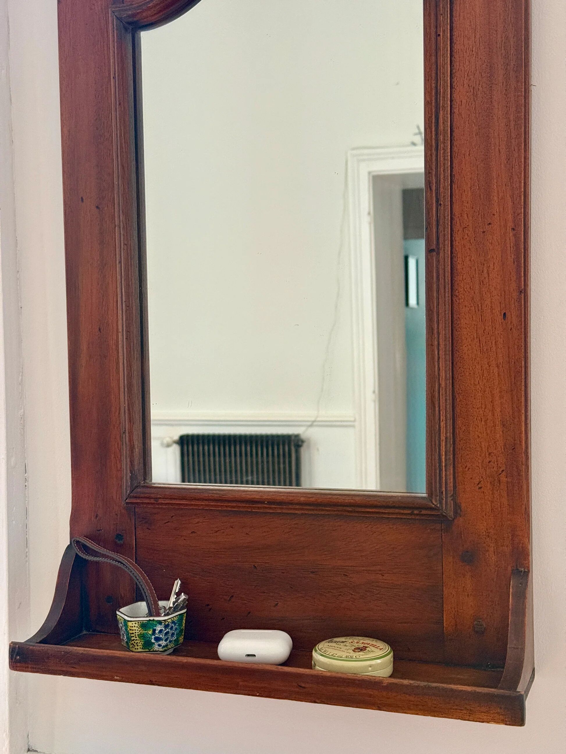 Antique wooden dressing table mirror – classic charm