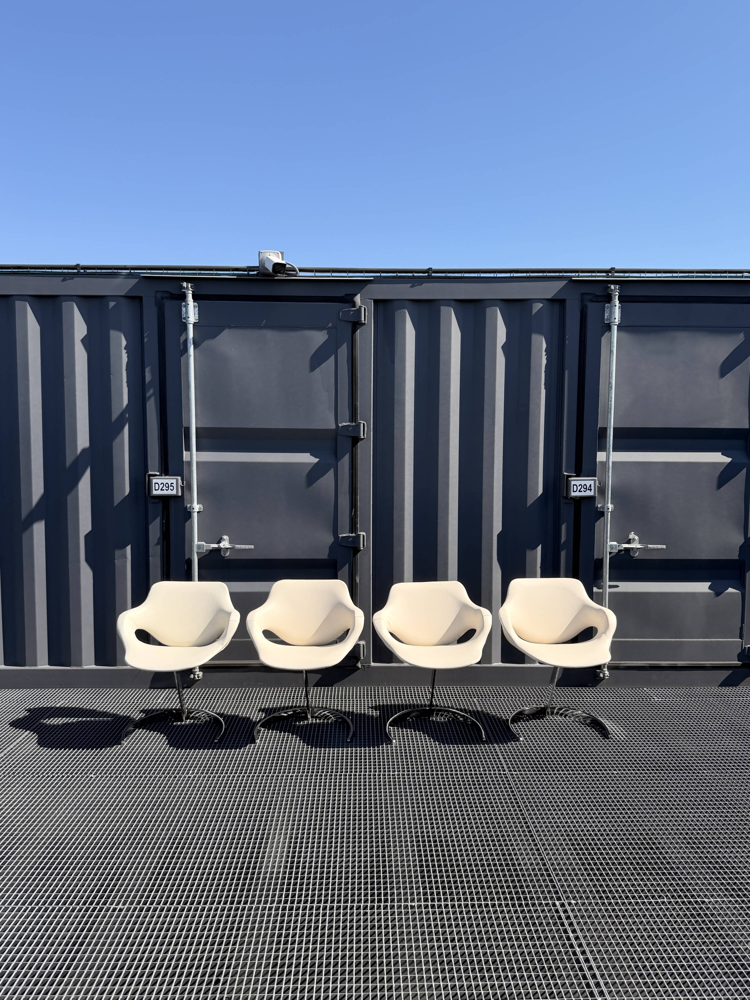 Dining Room Set Scimitar Boris Tabacoff MMM 1970 | Glass and Chrome