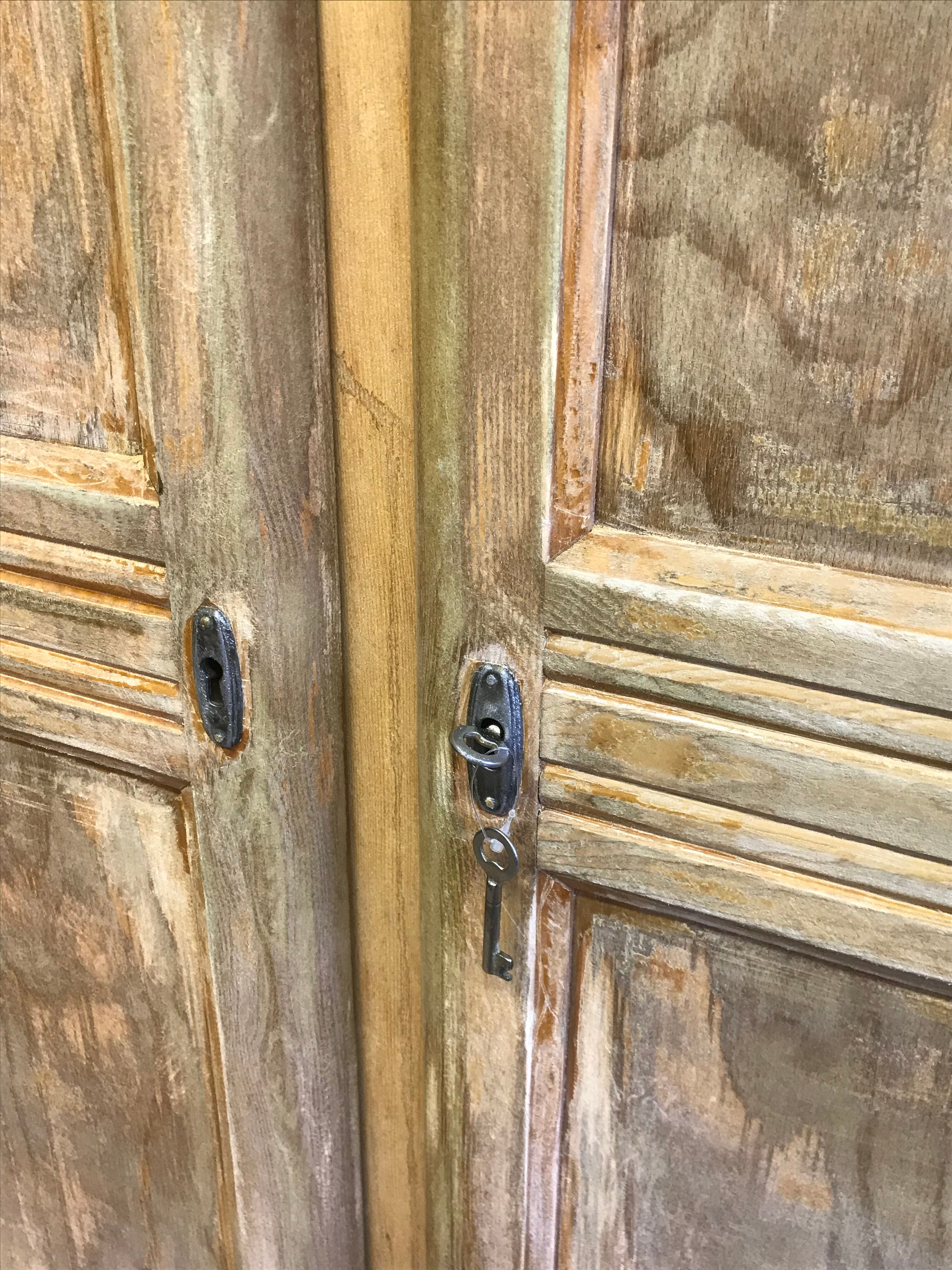 Cabinet 30 years crude wooden double doors