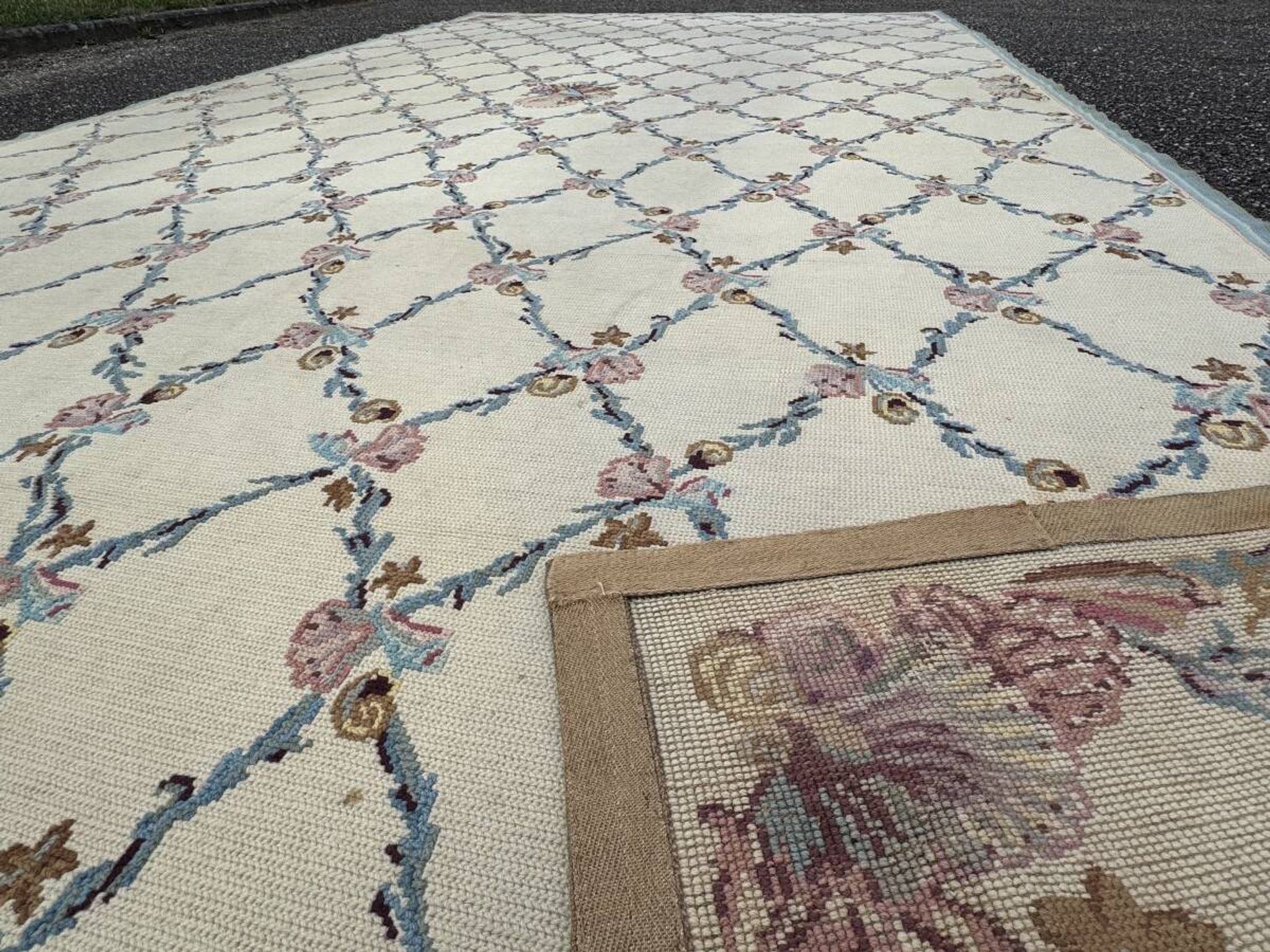 Tapis aux petits points  500x280 cm