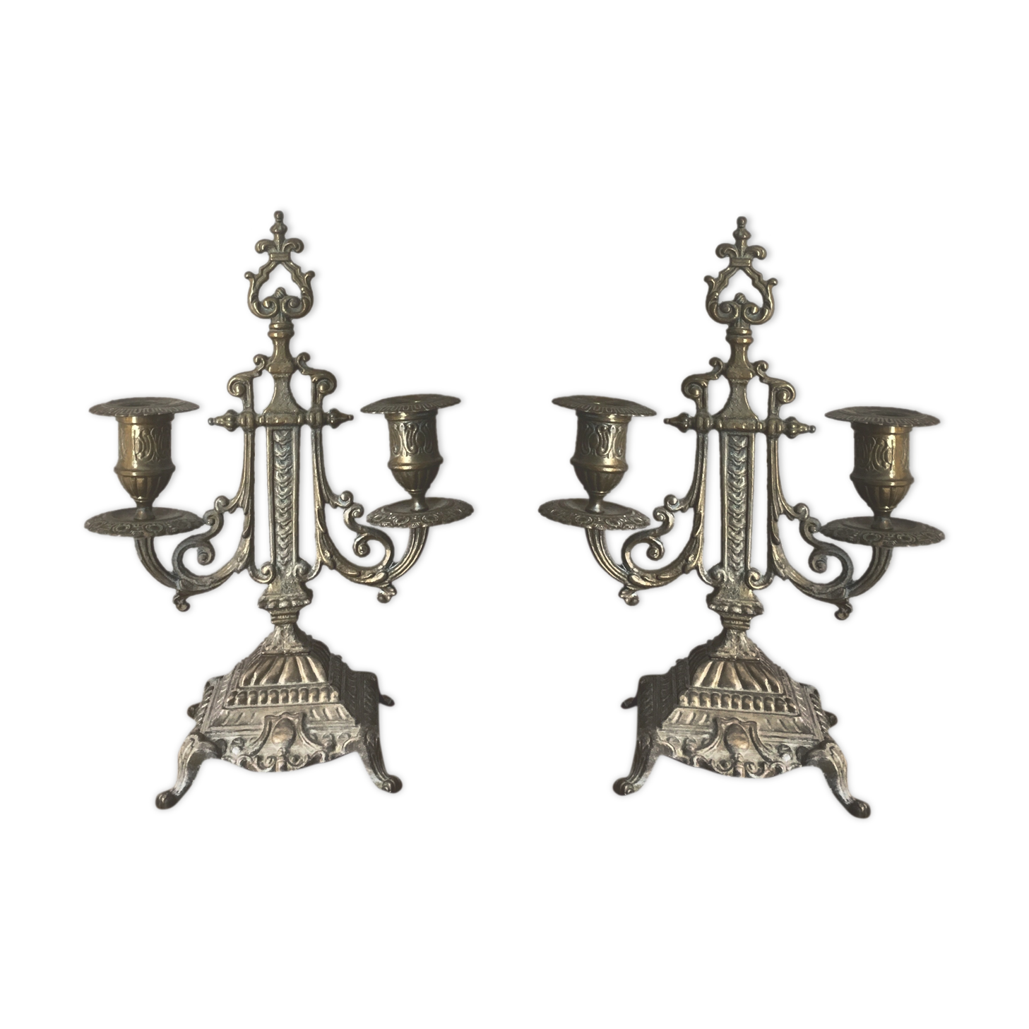 2 gold metal candlesticks