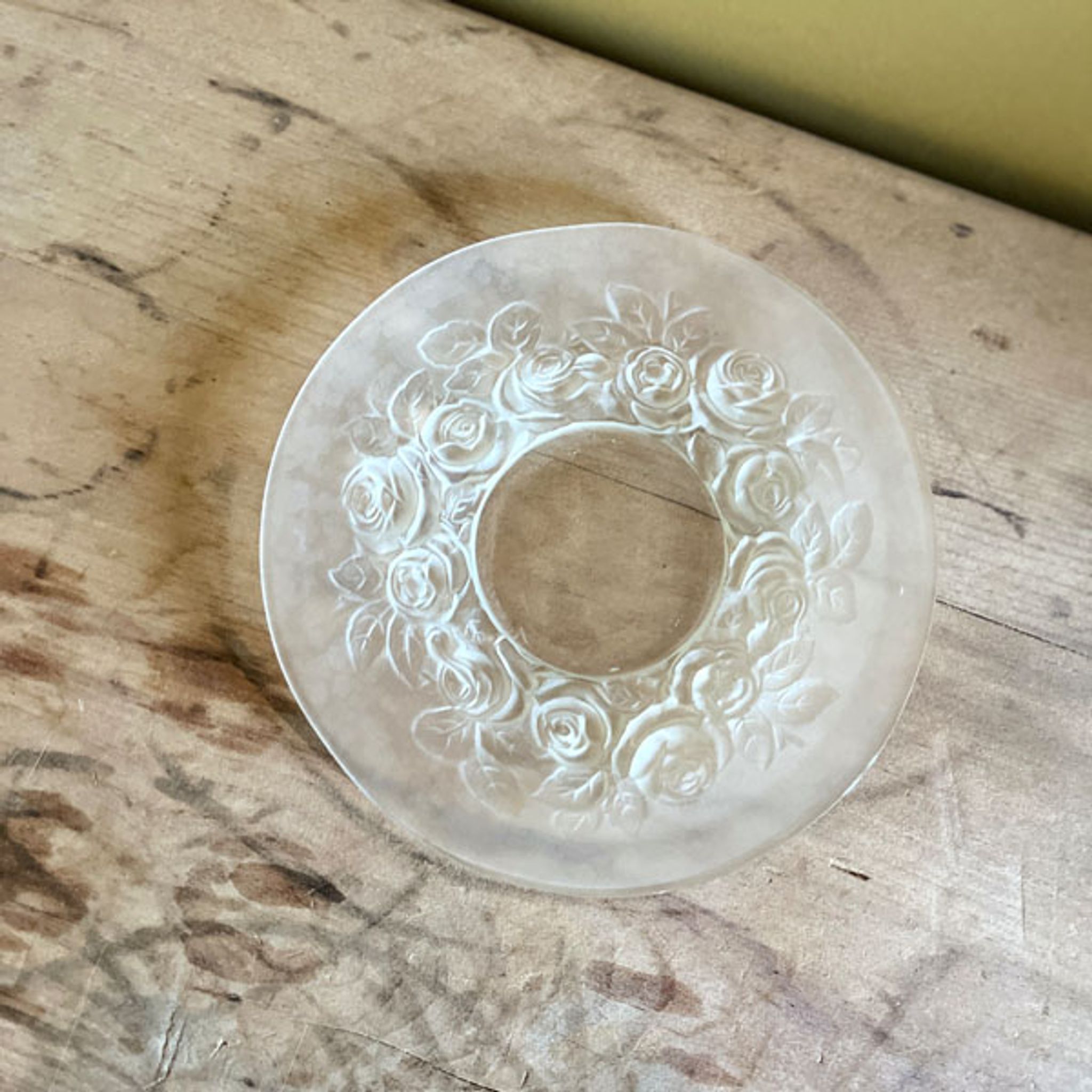 Plat en verre dépoli signée Verlys France