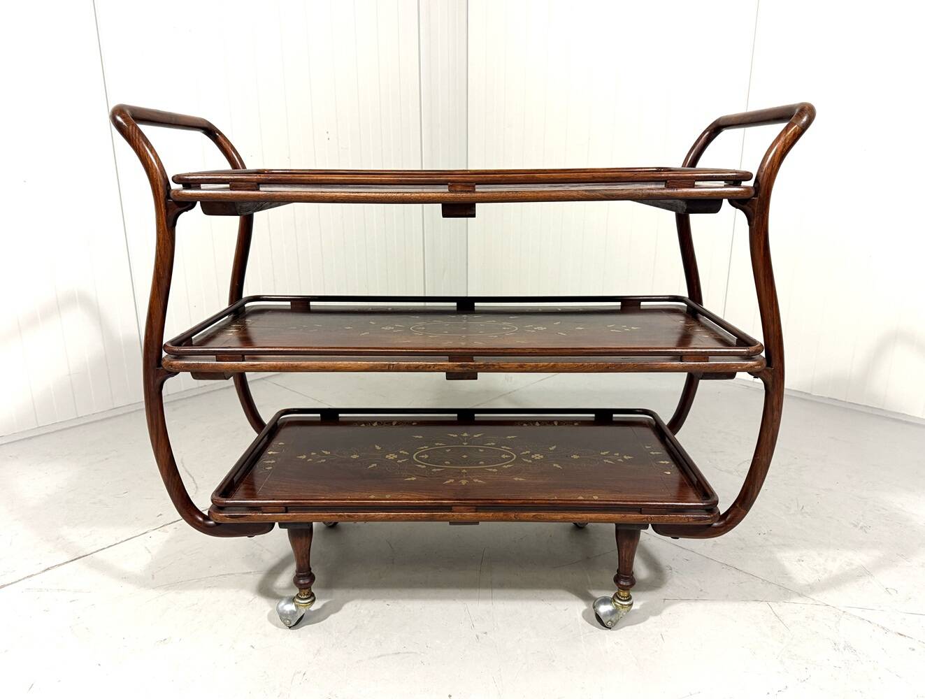 Anglo-Indian teak serving trolley with brass inlays from the 1930s-1940s.