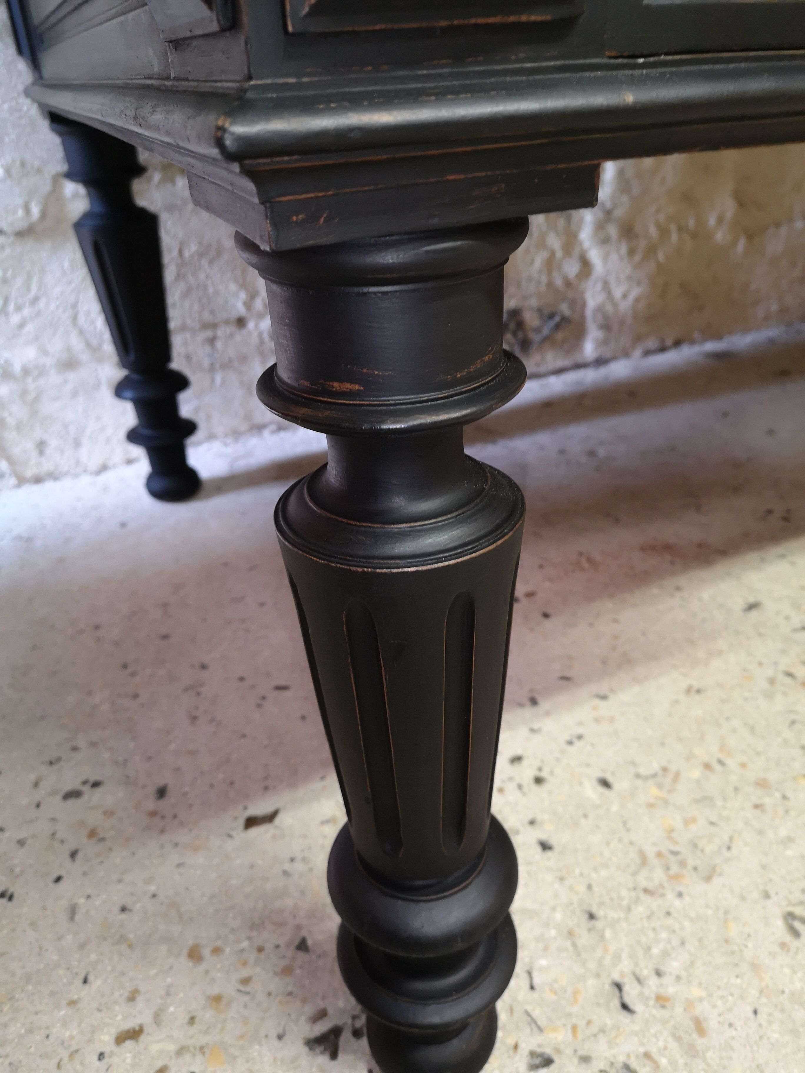 Flat desk Louis Philippe patina walnut nineteenth