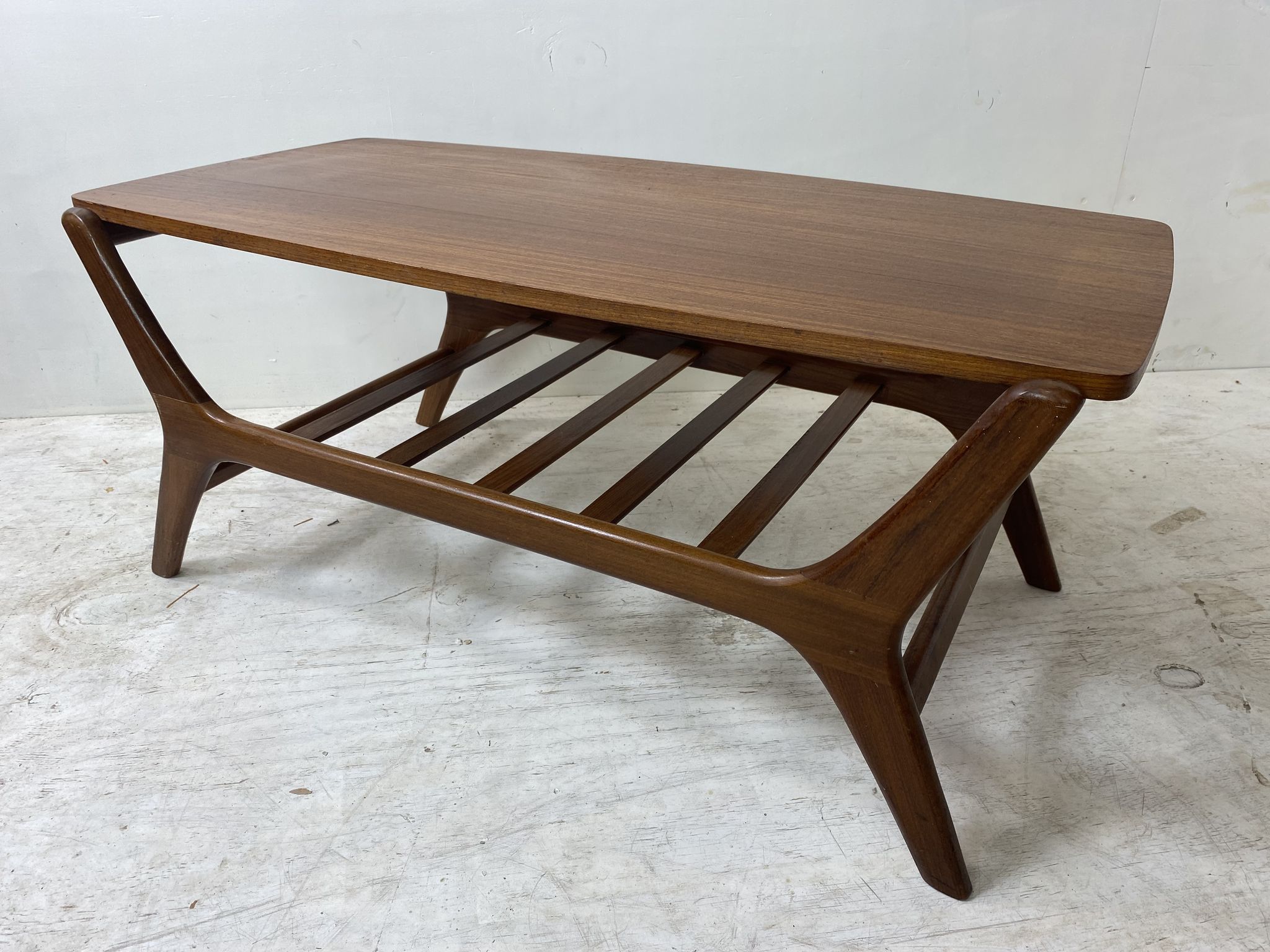 Table basse scandinave en teck par Louis Van Teeffelen pour Wébé