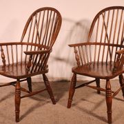 Pair of 19th Century English Windsor Armchairs