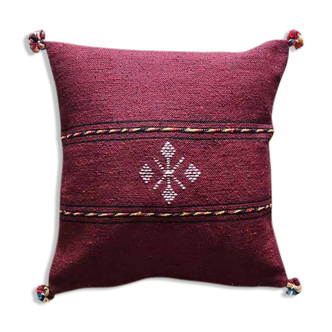 Burgundy Berber cushion with cotton pompom