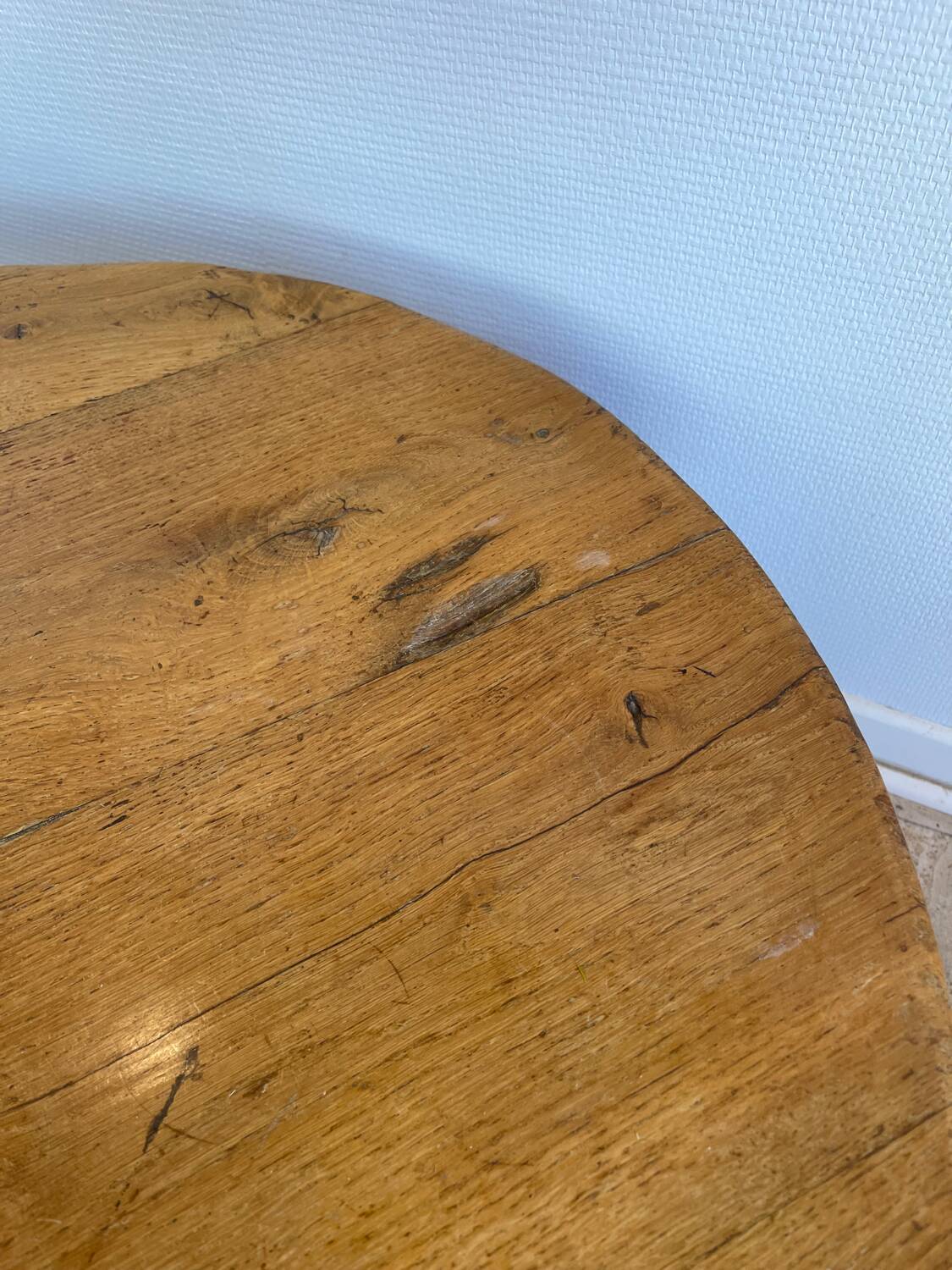 Round coffee table in wood and wrought iron – Rustic 1970s style
