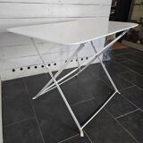 Ancienne table de jardin pliante en fer forgé