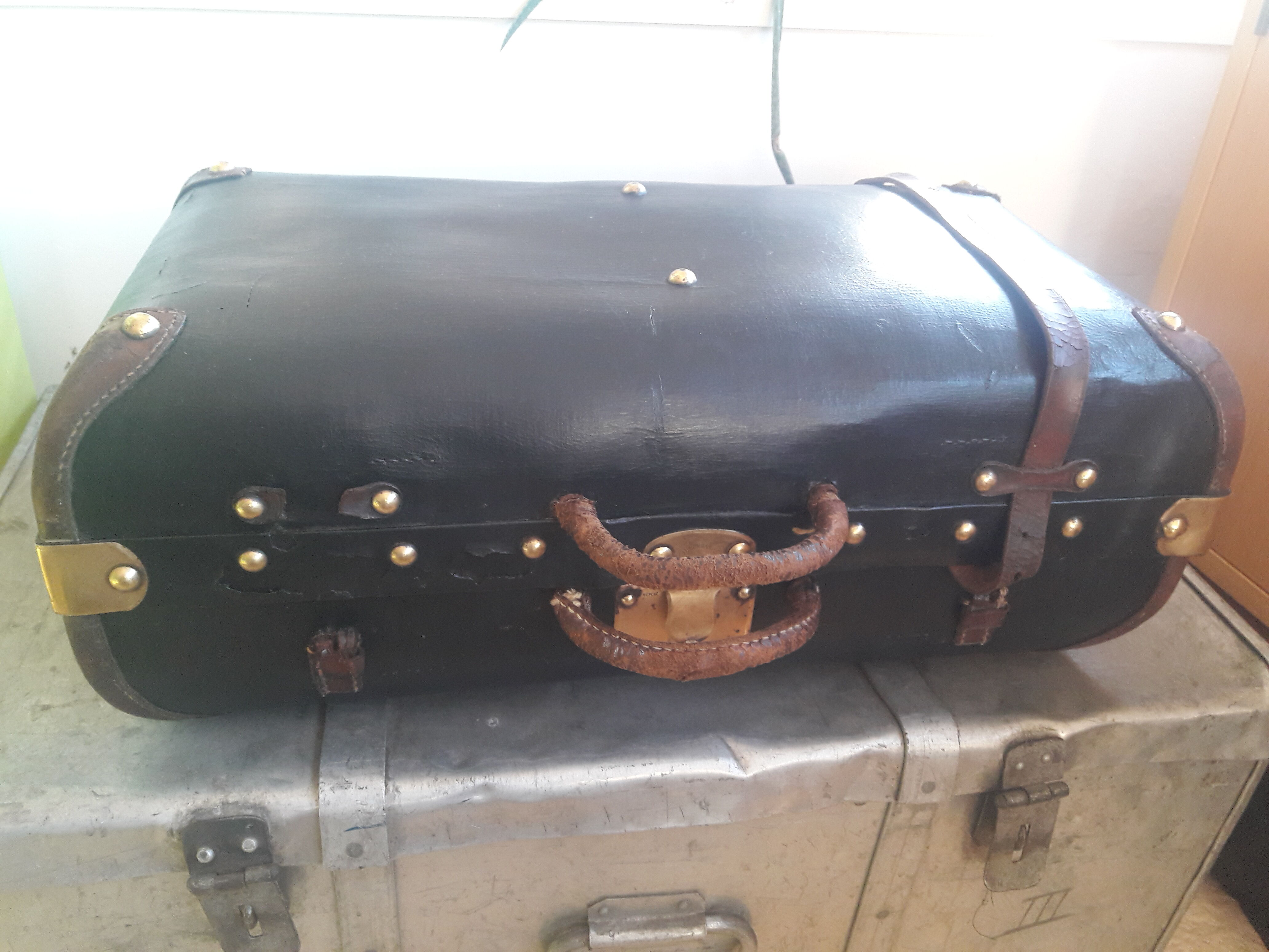 Old suitcase 'Cheap'