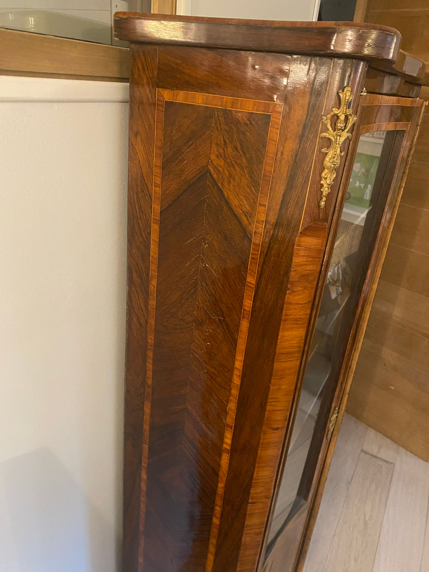 Napoleon III display cabinet in Louis XV style