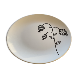 Oval porcelain plate